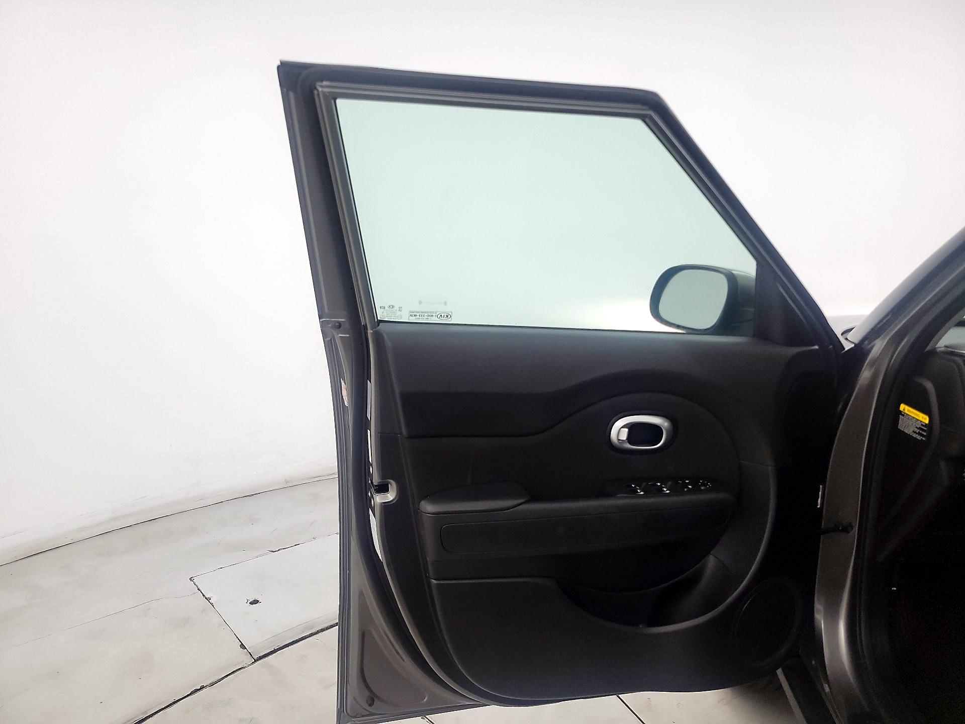 Thumbnail: 2019 Kia Soul - 12