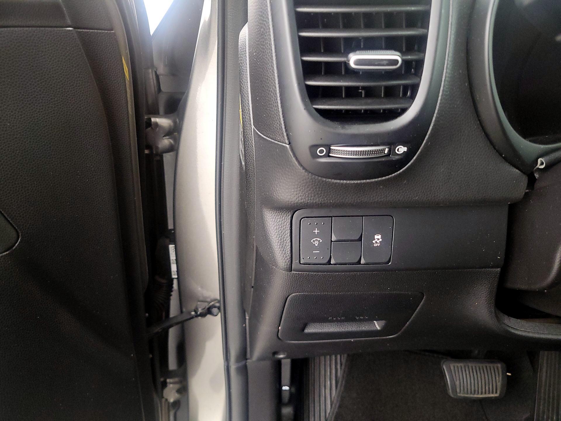 Thumbnail: 2019 Kia Soul - 13