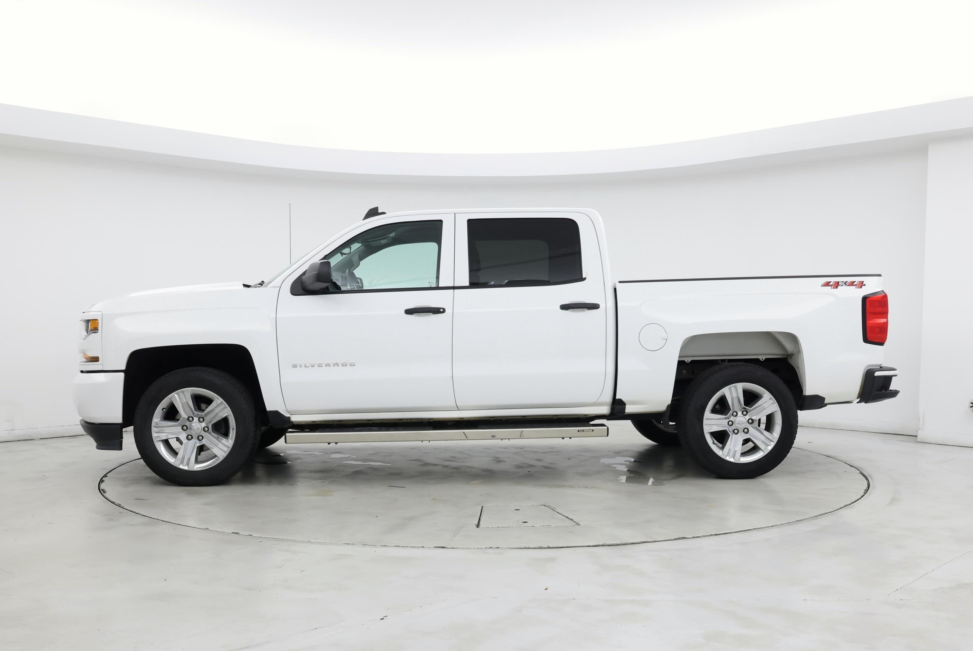 Thumbnail: 2018 Chevrolet Silverado 1500 - 3