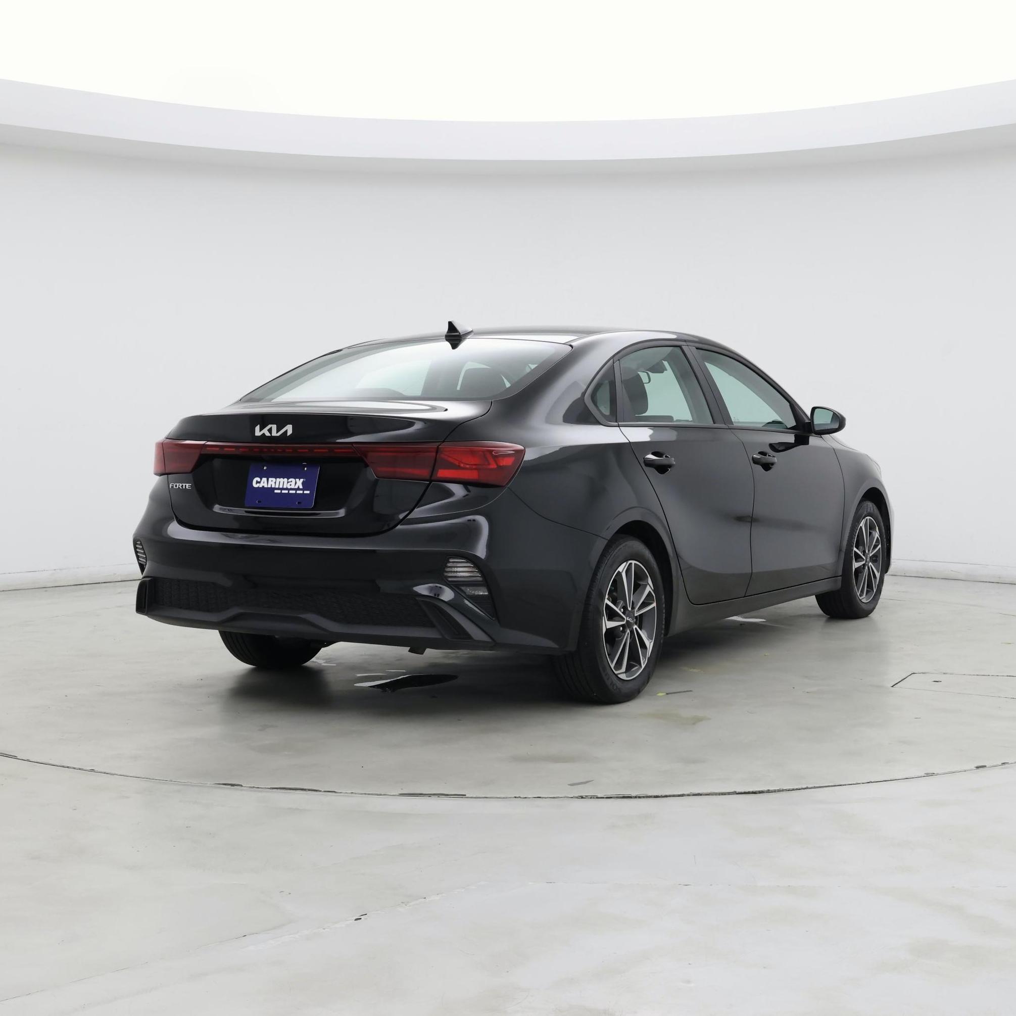 Thumbnail: 2024 Kia Forte - 8