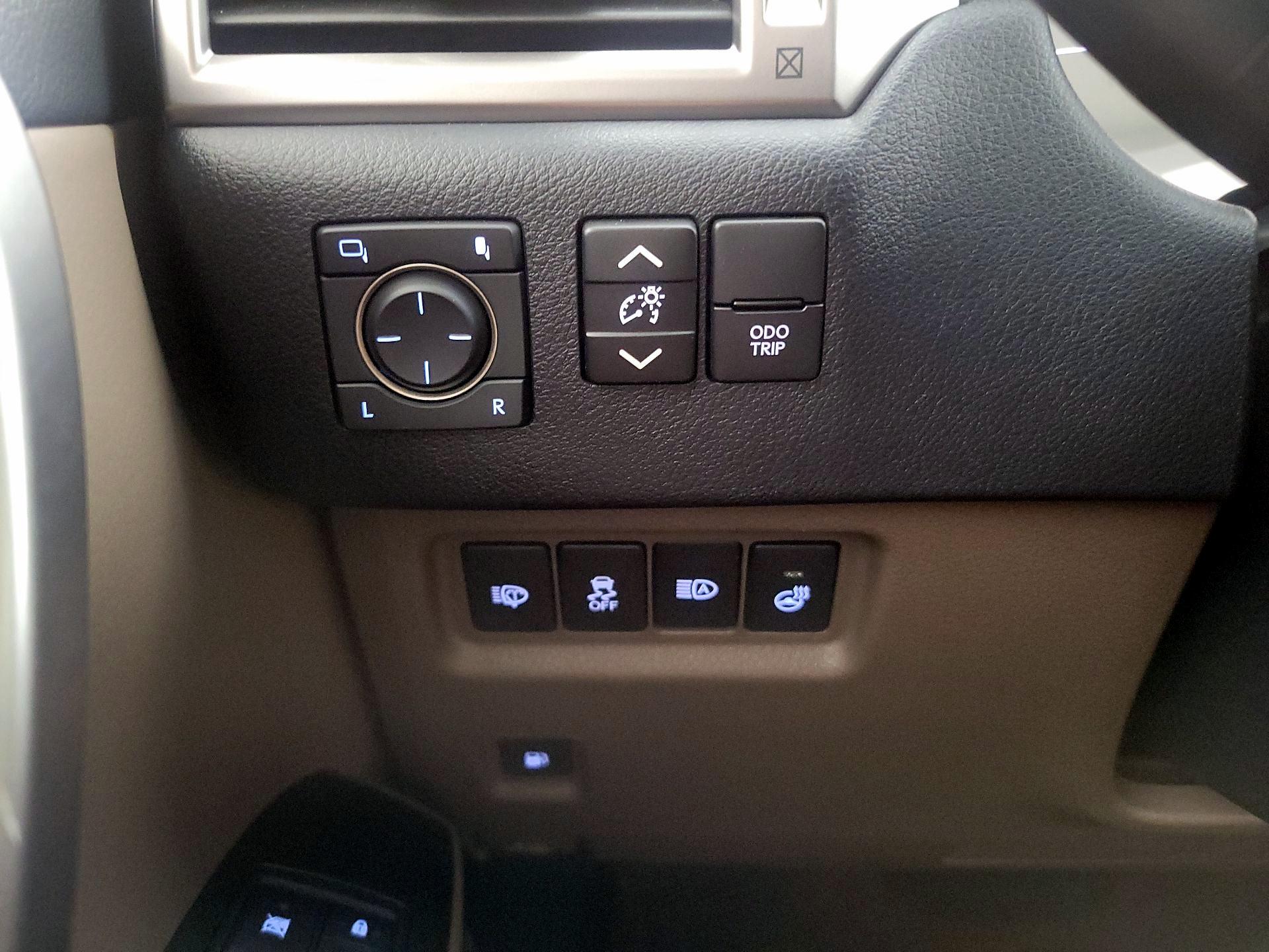 Thumbnail: 2023 Lexus GX - 13
