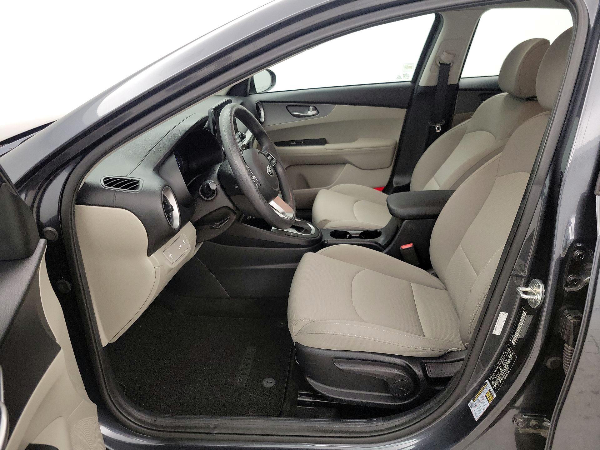 Thumbnail: 2019 Kia Forte - 11