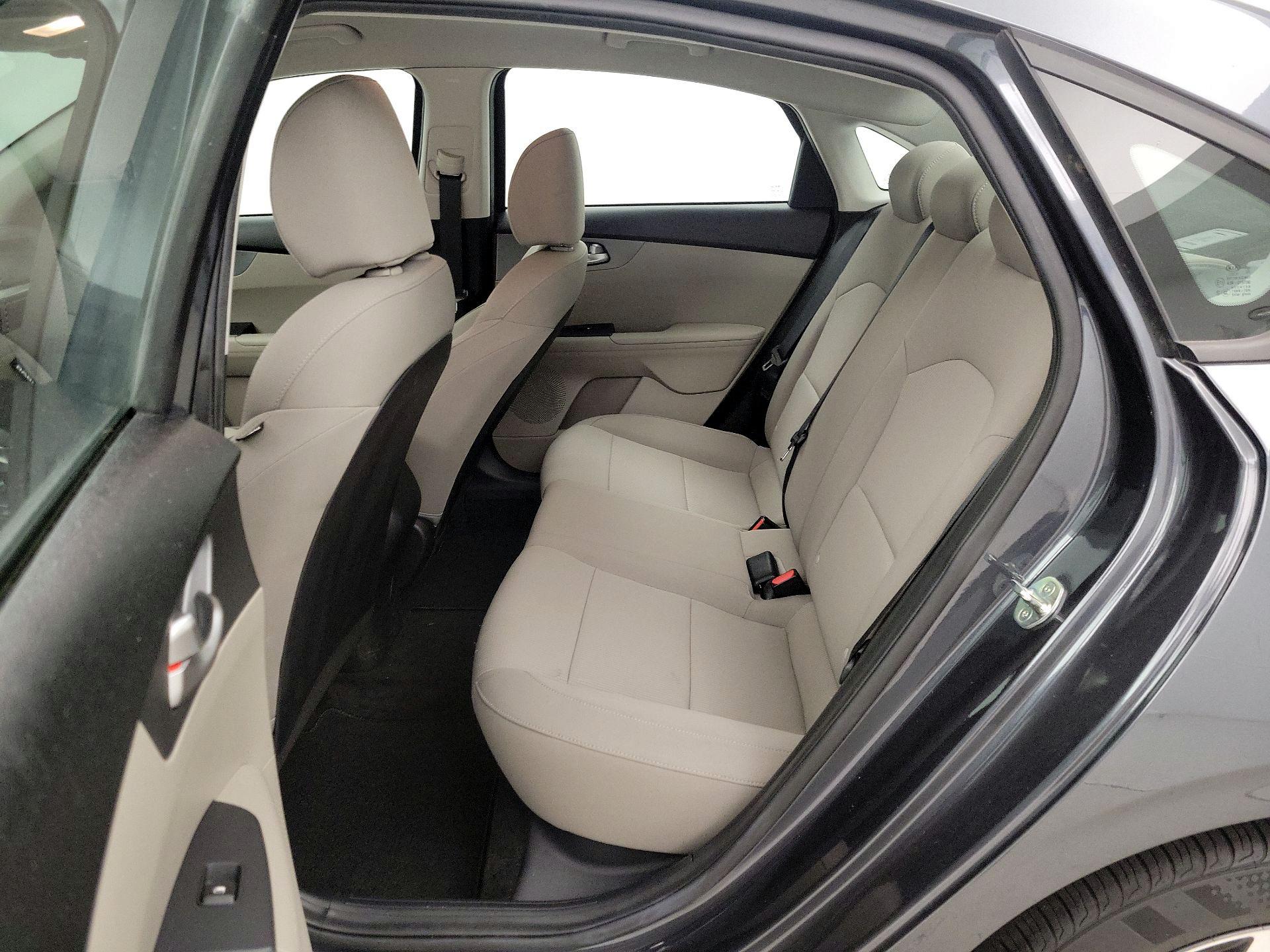 Thumbnail: 2019 Kia Forte - 19