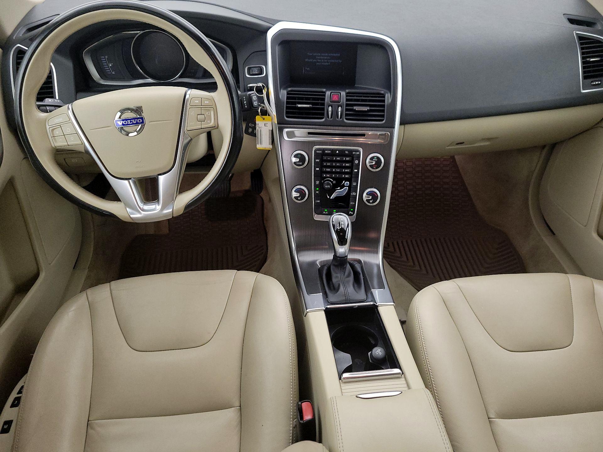 Thumbnail: 2016 Volvo XC60 - 9