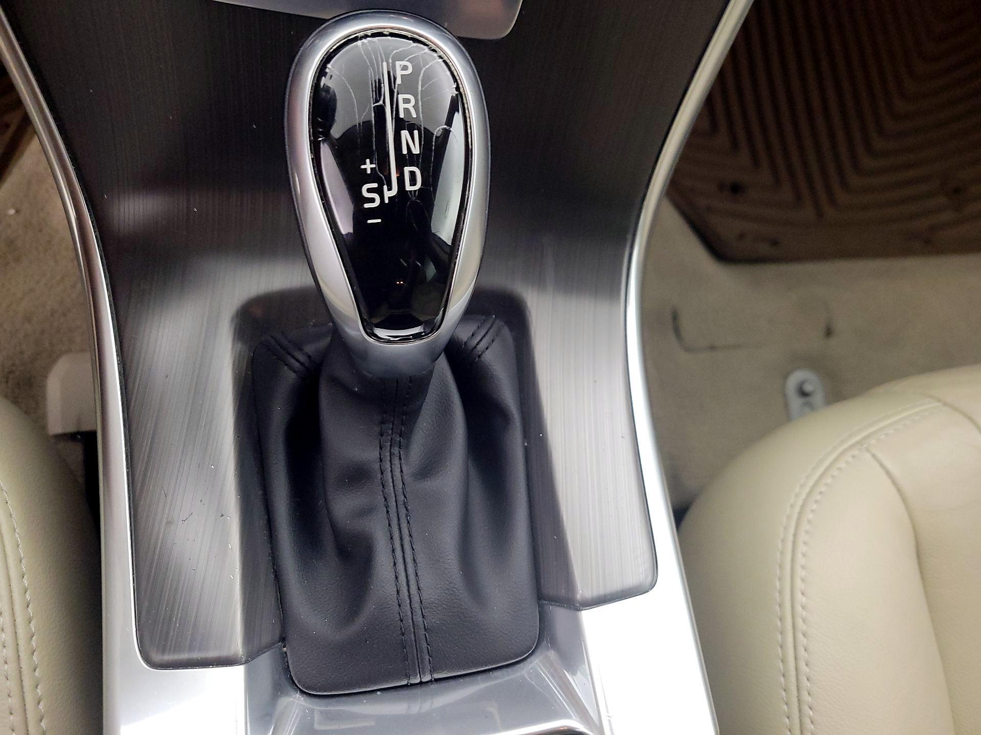Thumbnail: 2016 Volvo XC60 - 17