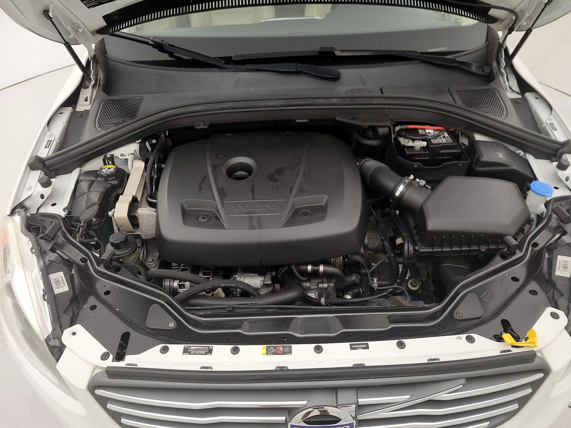 Thumbnail: 2016 Volvo XC60 - 20