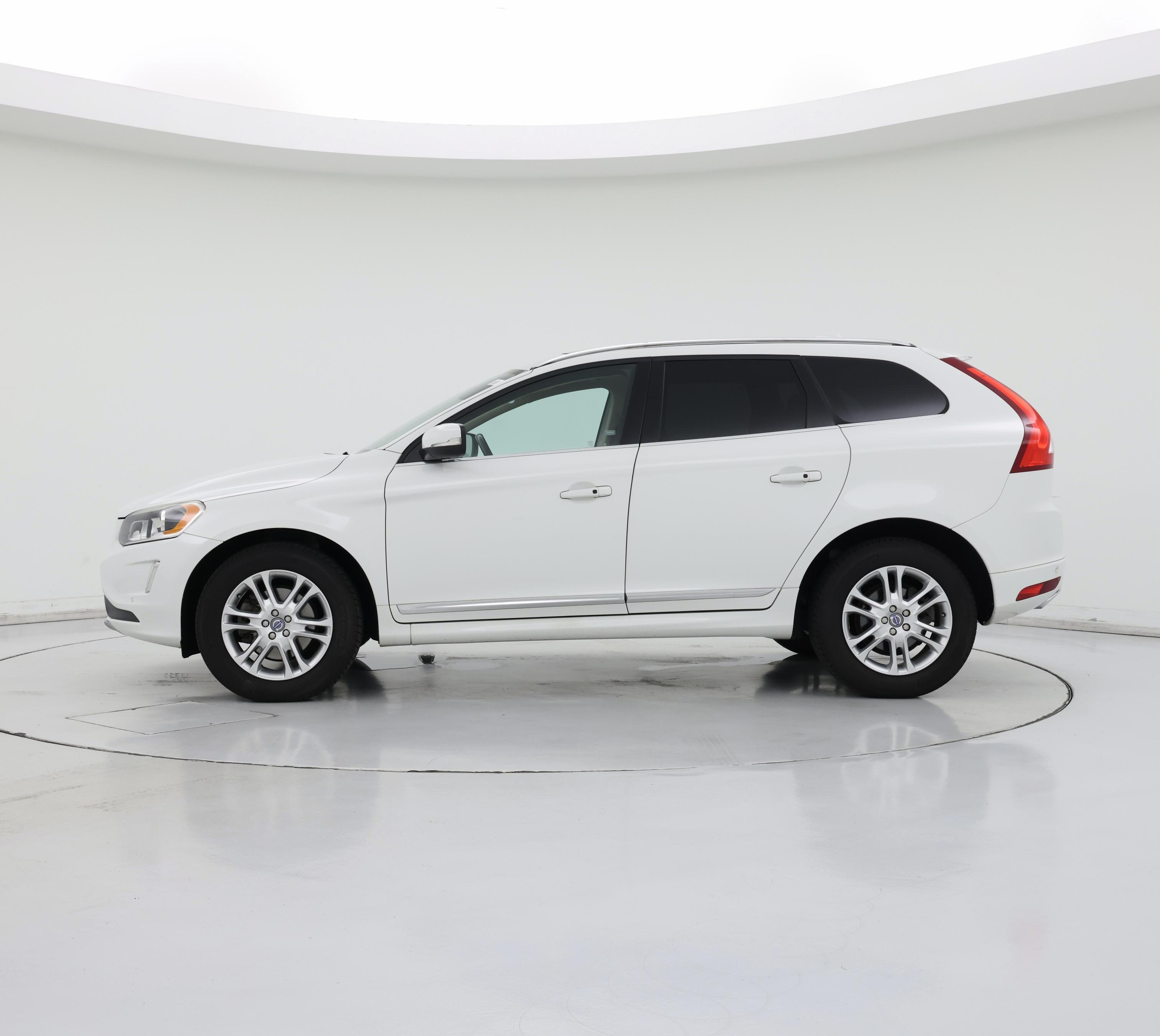 Thumbnail: 2016 Volvo XC60 - 3