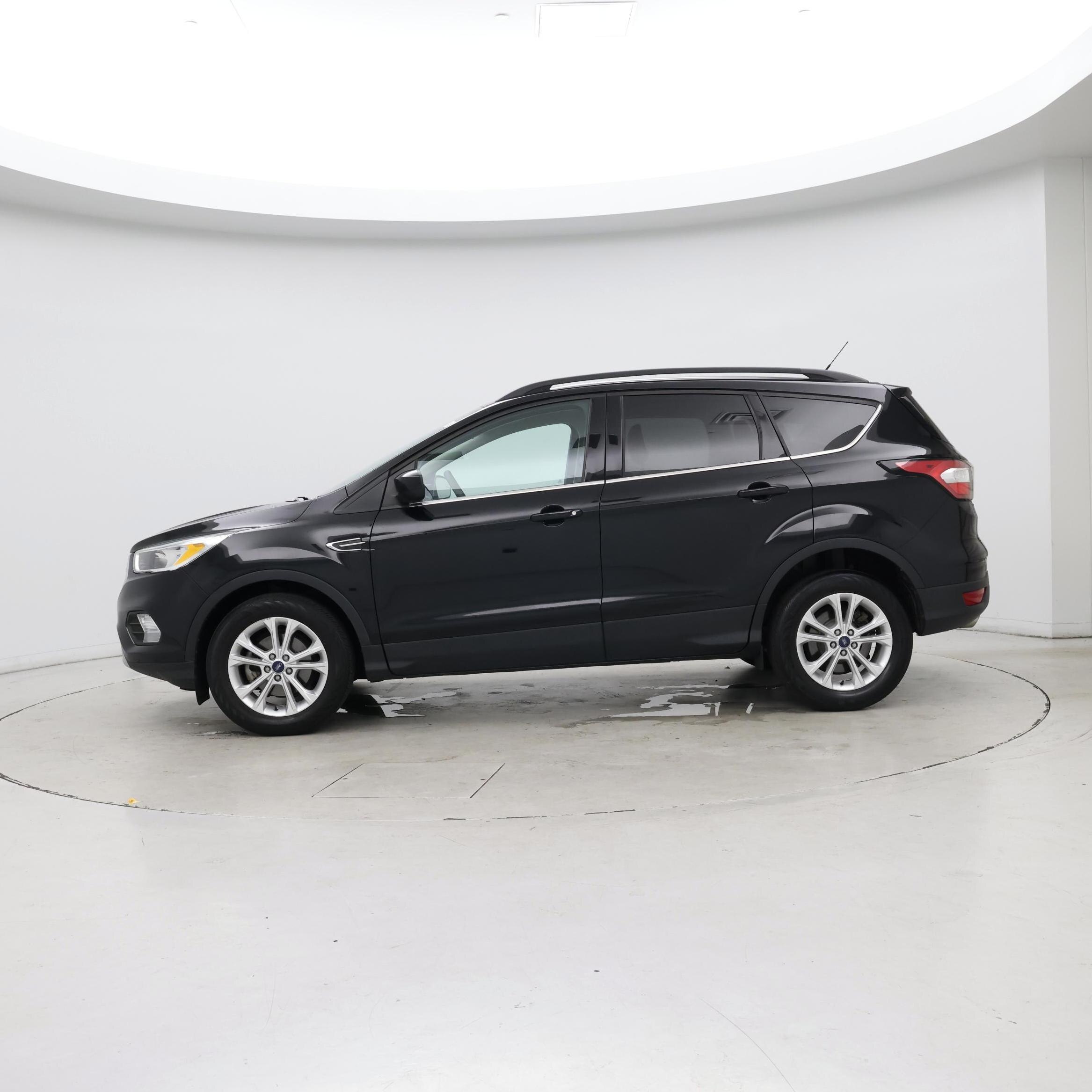 Thumbnail: 2018 Ford Escape - 3