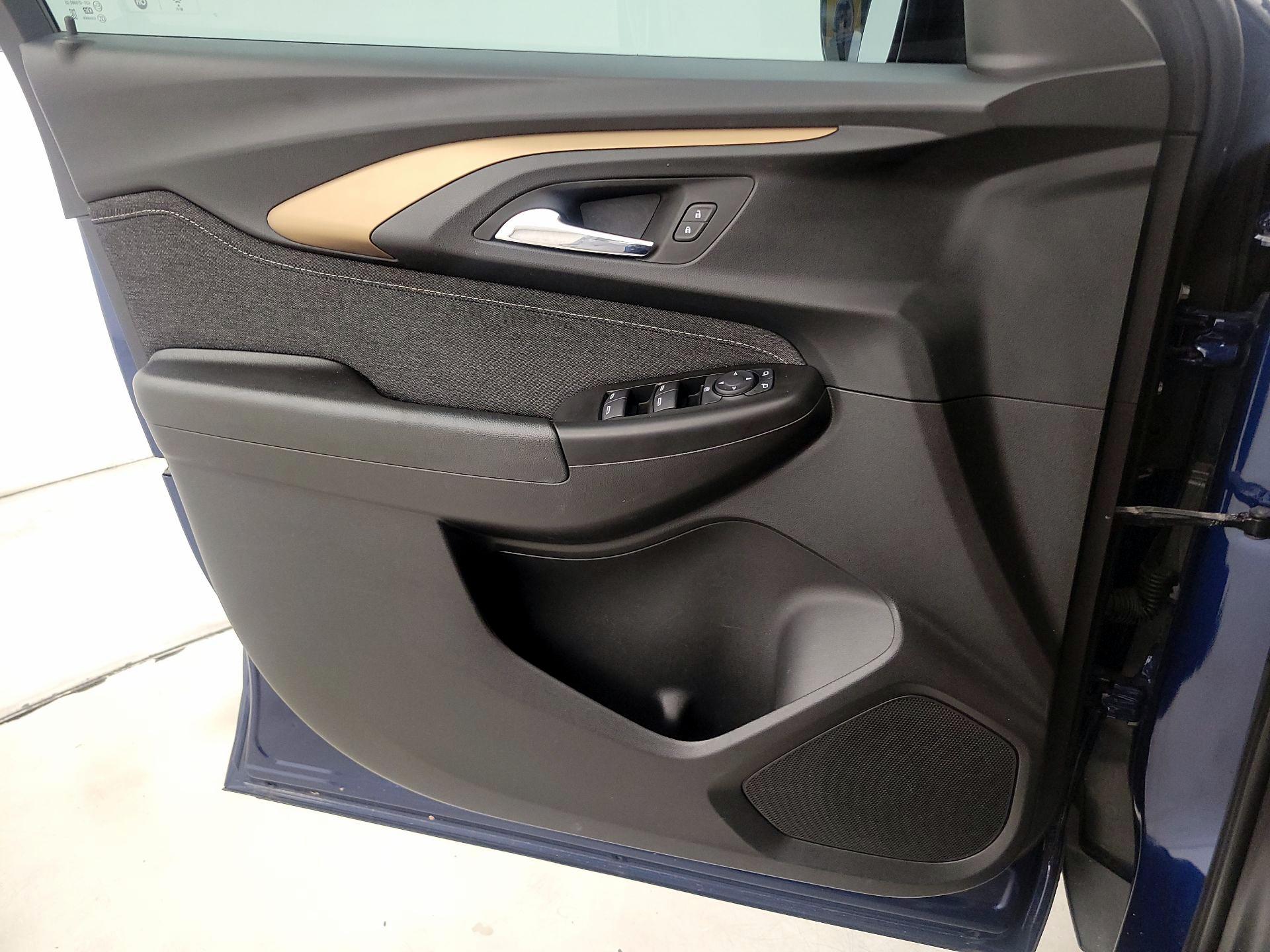 Thumbnail: 2023 Chevrolet TrailBlazer - 12