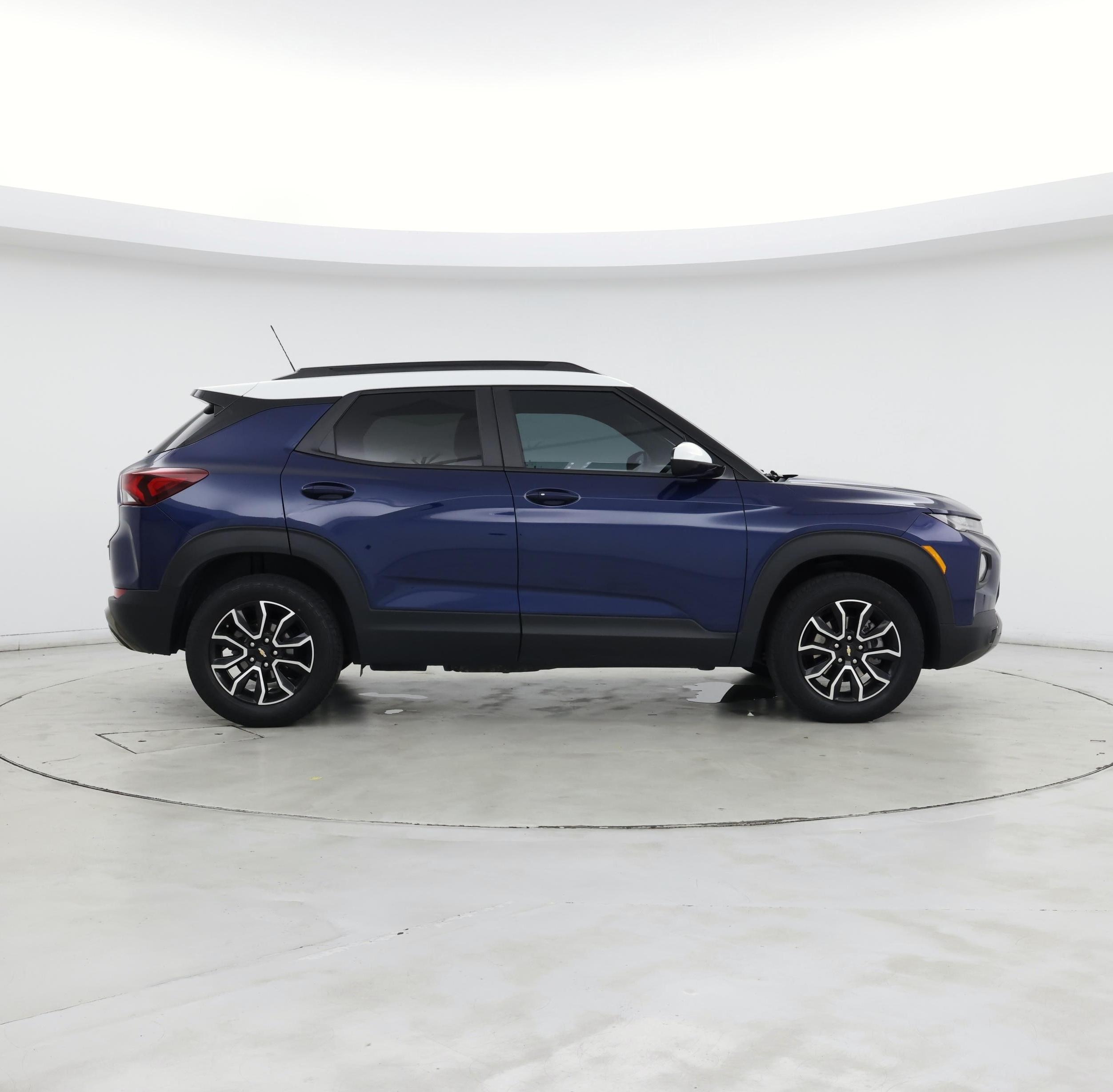 Thumbnail: 2023 Chevrolet TrailBlazer - 7
