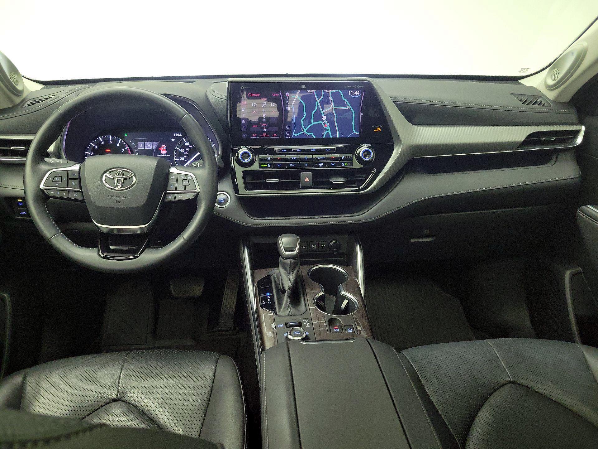 Thumbnail: 2020 Toyota Highlander - 9