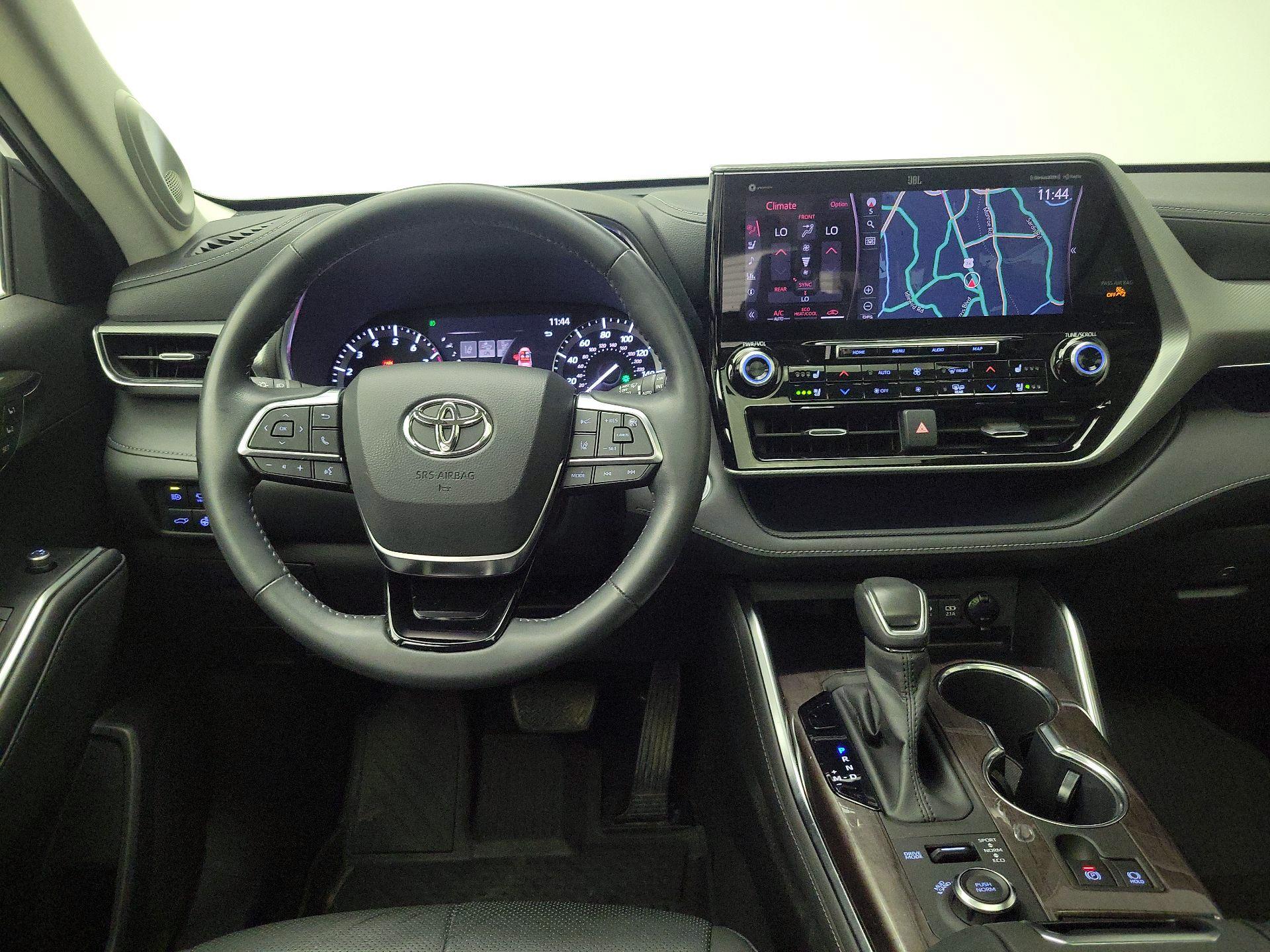 Thumbnail: 2020 Toyota Highlander - 10