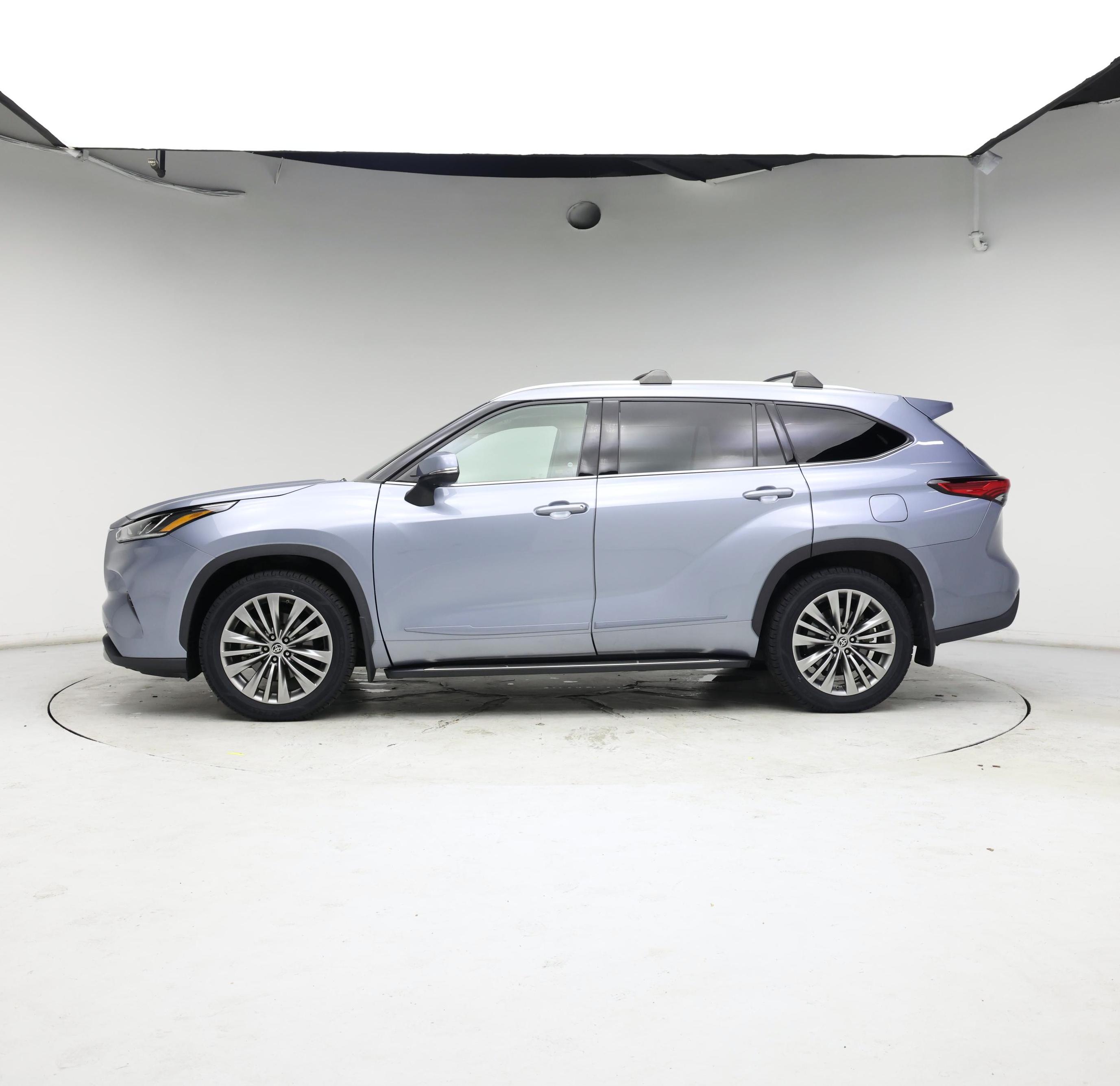 Thumbnail: 2020 Toyota Highlander - 3