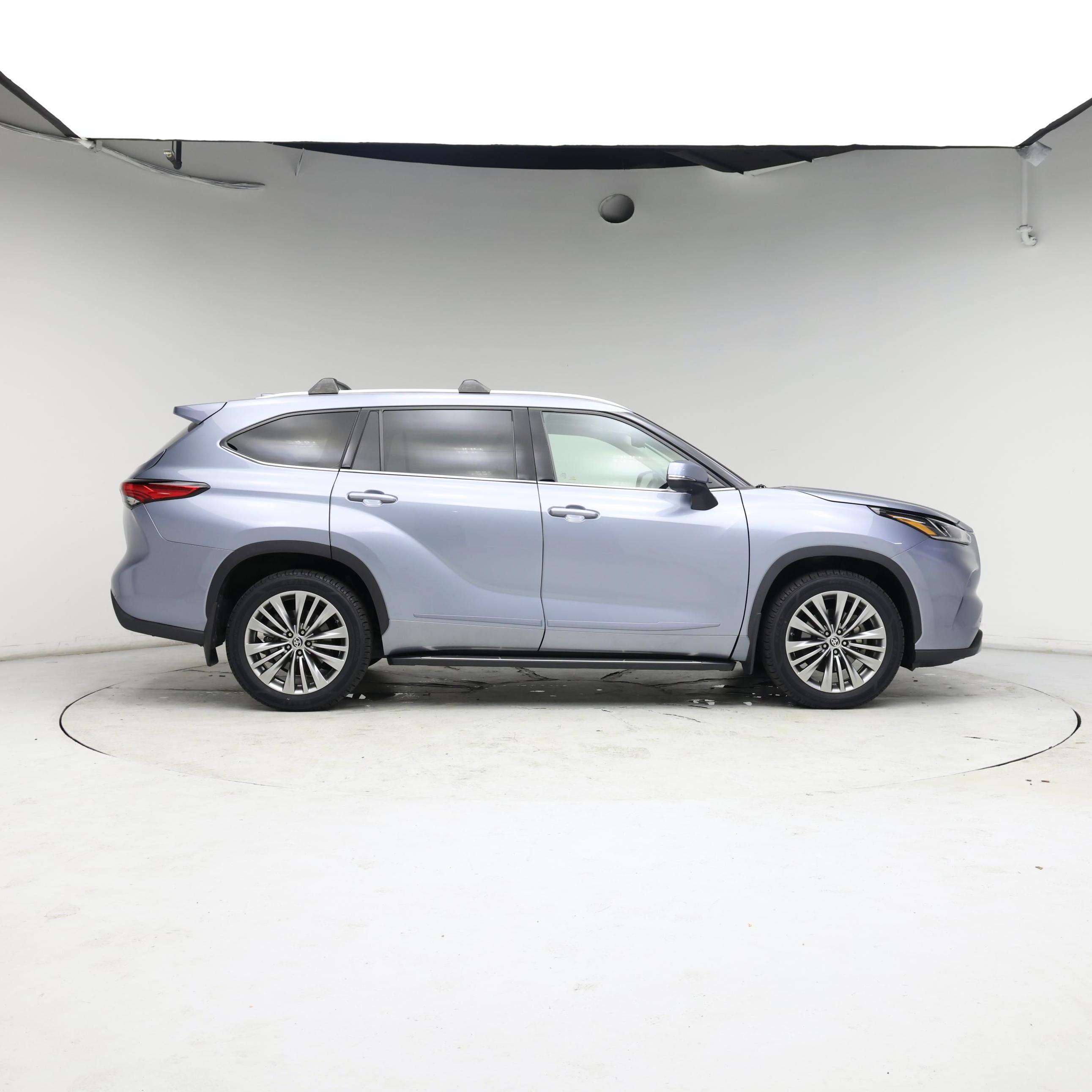 Thumbnail: 2020 Toyota Highlander - 7