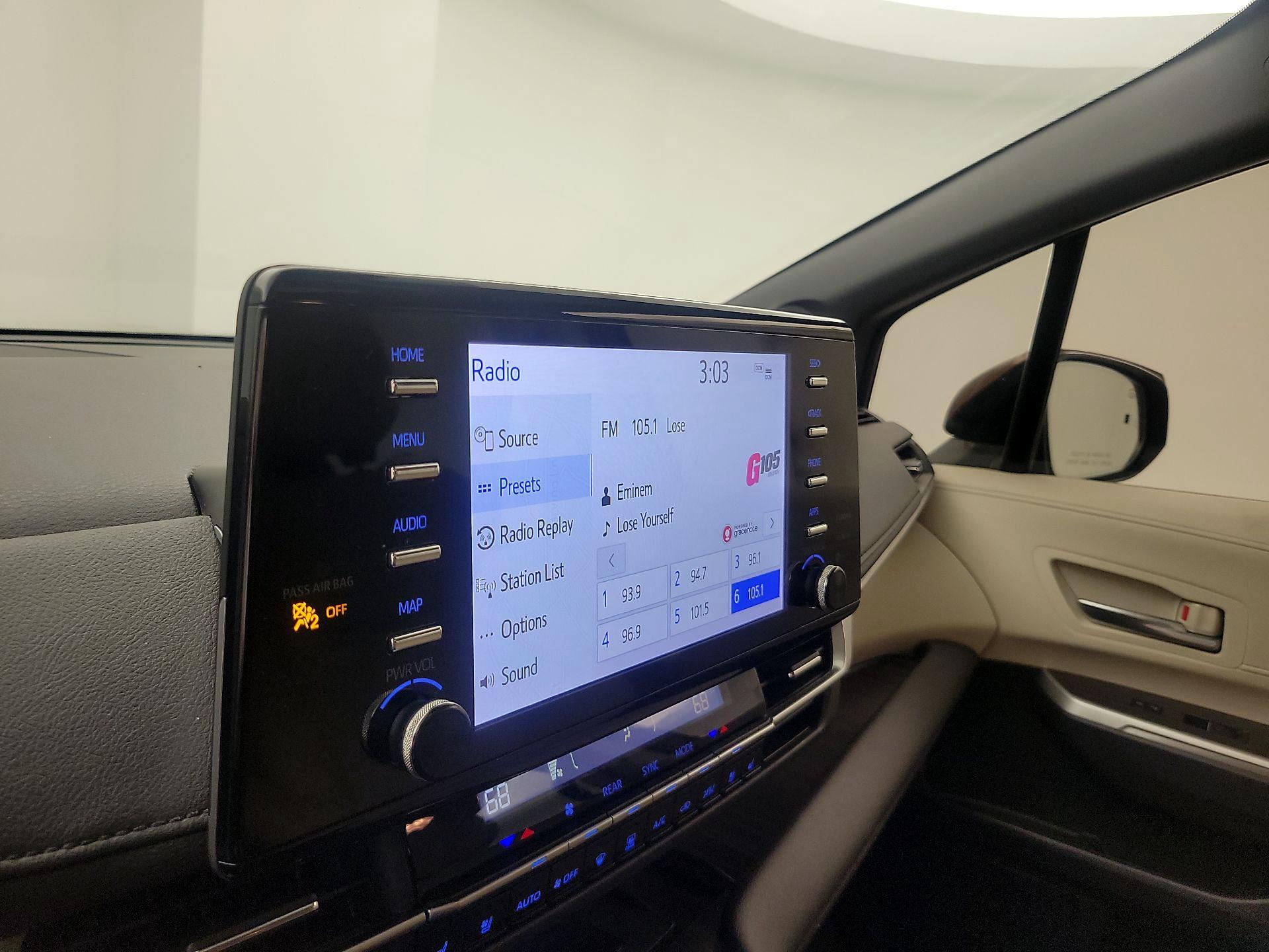Thumbnail: 2023 Toyota Sienna - 16