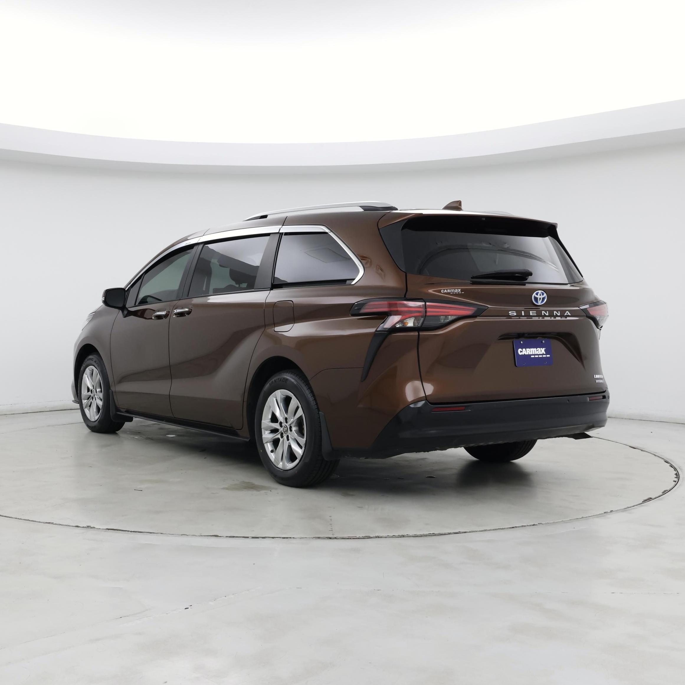 Thumbnail: 2023 Toyota Sienna - 2