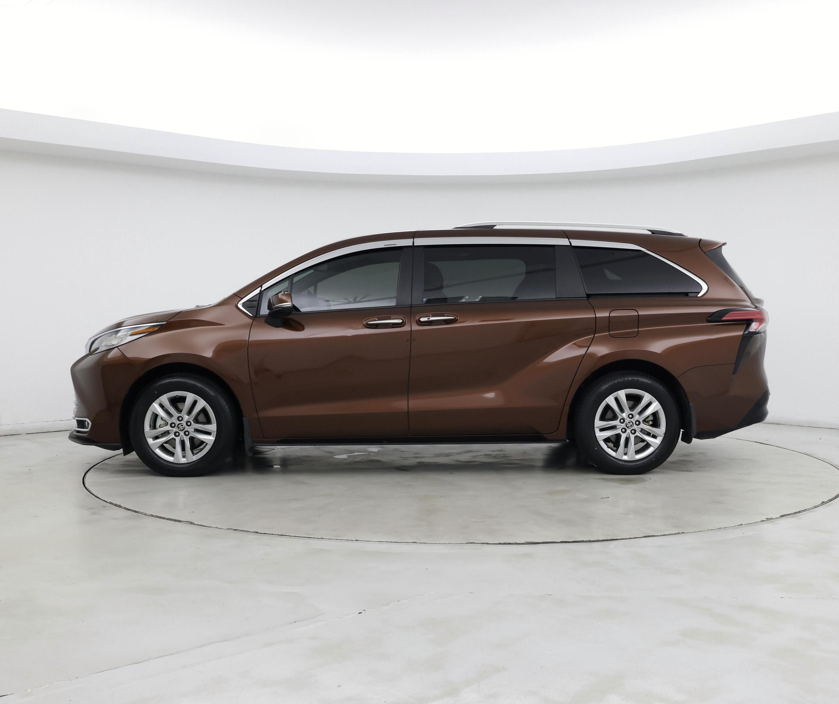 Thumbnail: 2023 Toyota Sienna - 3