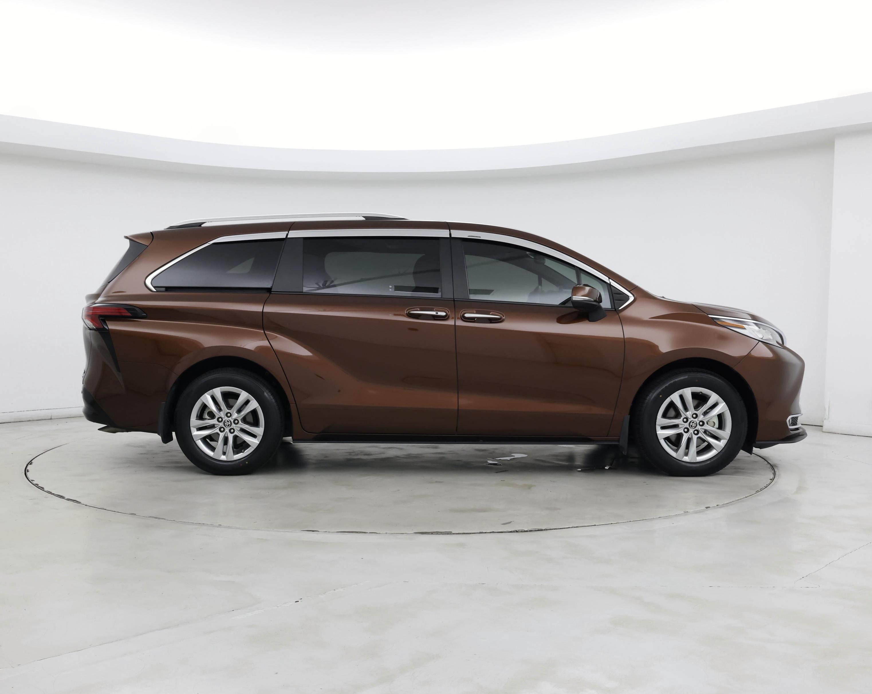 Thumbnail: 2023 Toyota Sienna - 7