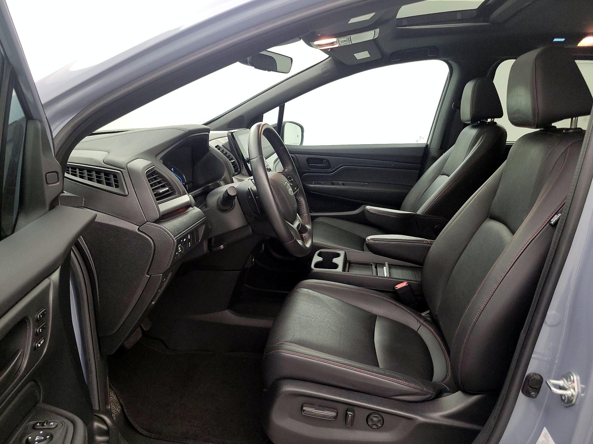 Thumbnail: 2023 Honda Odyssey - 11