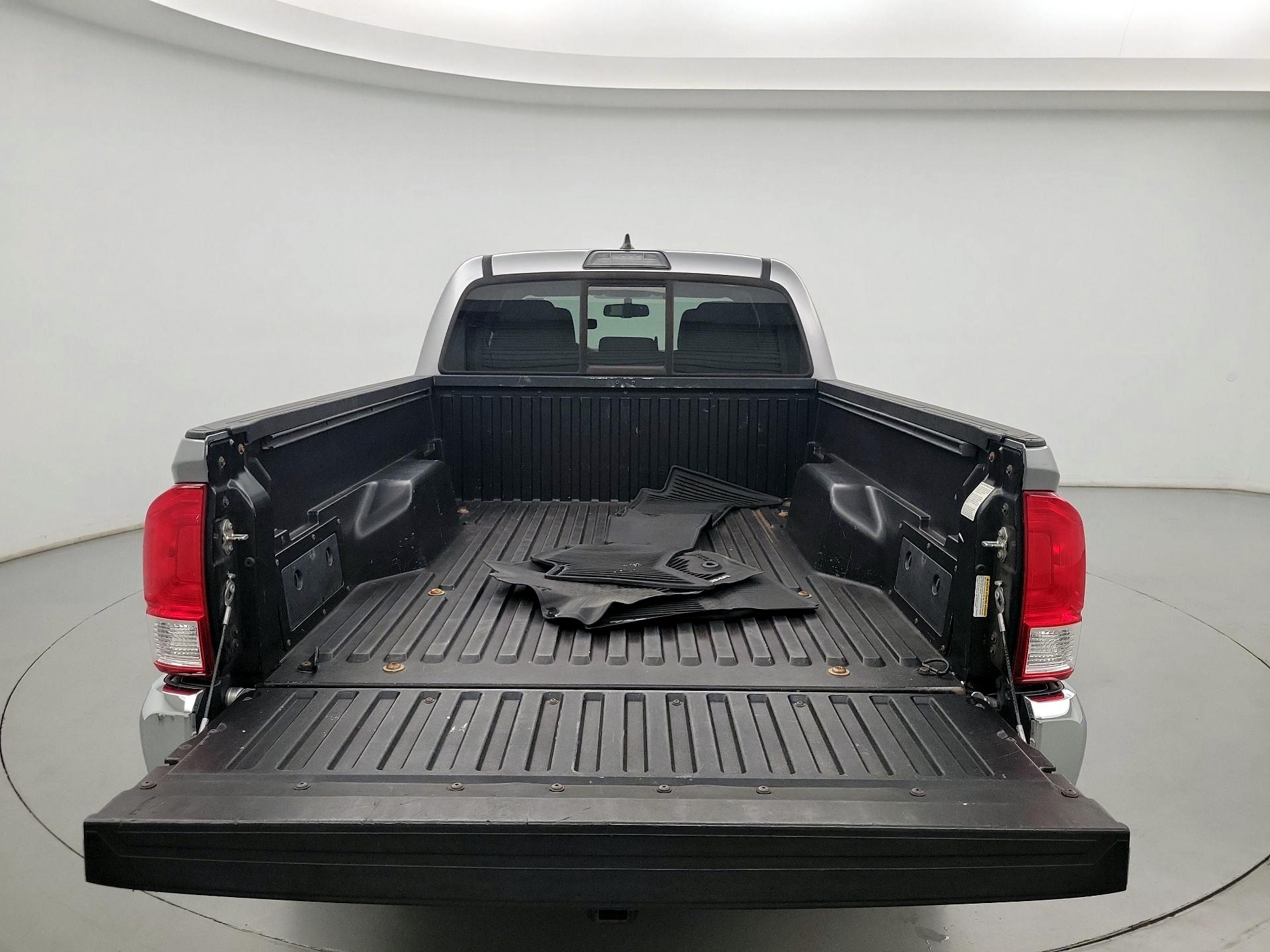 Thumbnail: 2017 Toyota Tacoma - 20
