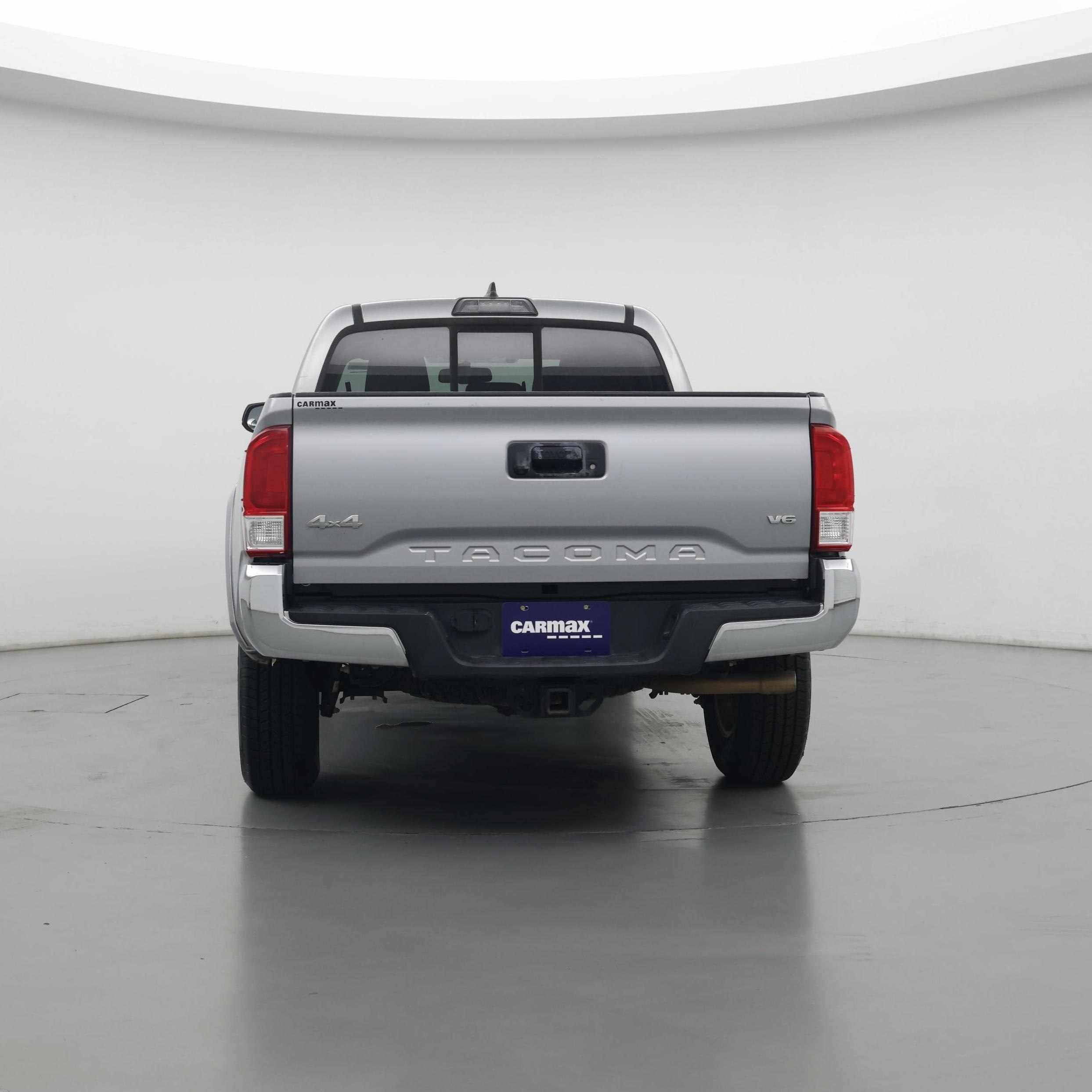 Thumbnail: 2017 Toyota Tacoma - 6