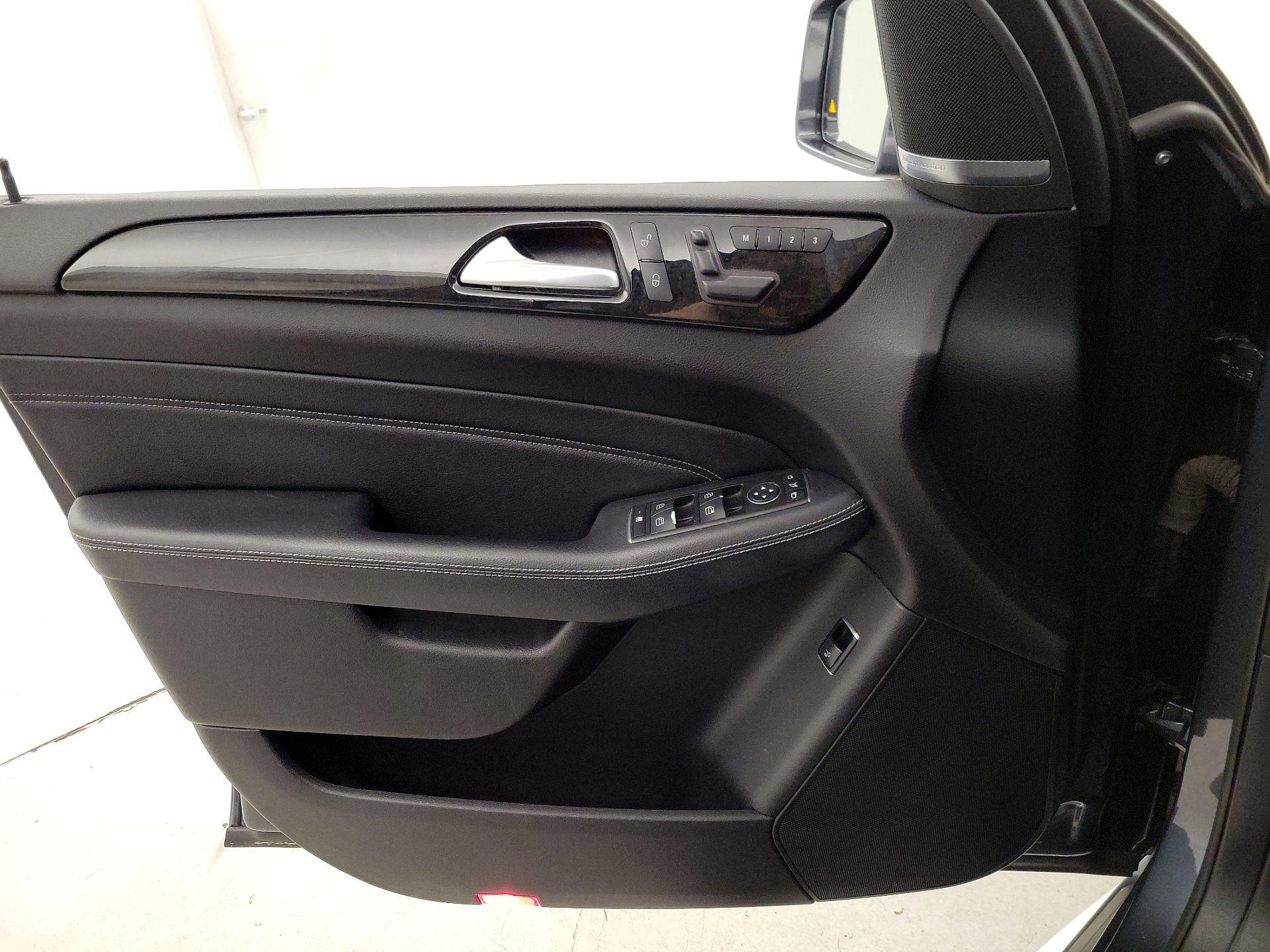 Thumbnail: 2014 Mercedes-Benz M-Class - 12