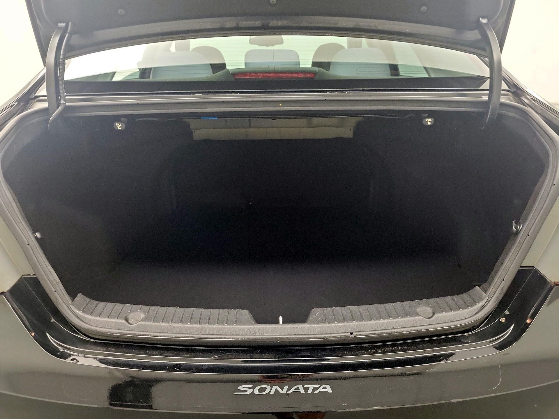 Thumbnail: 2013 Hyundai Sonata - 17