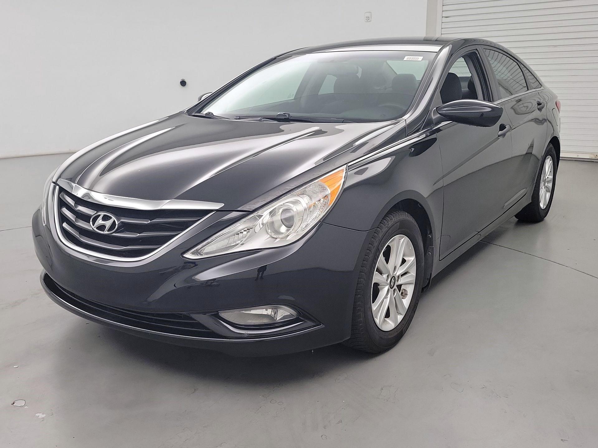 Thumbnail: 2013 Hyundai Sonata - 3