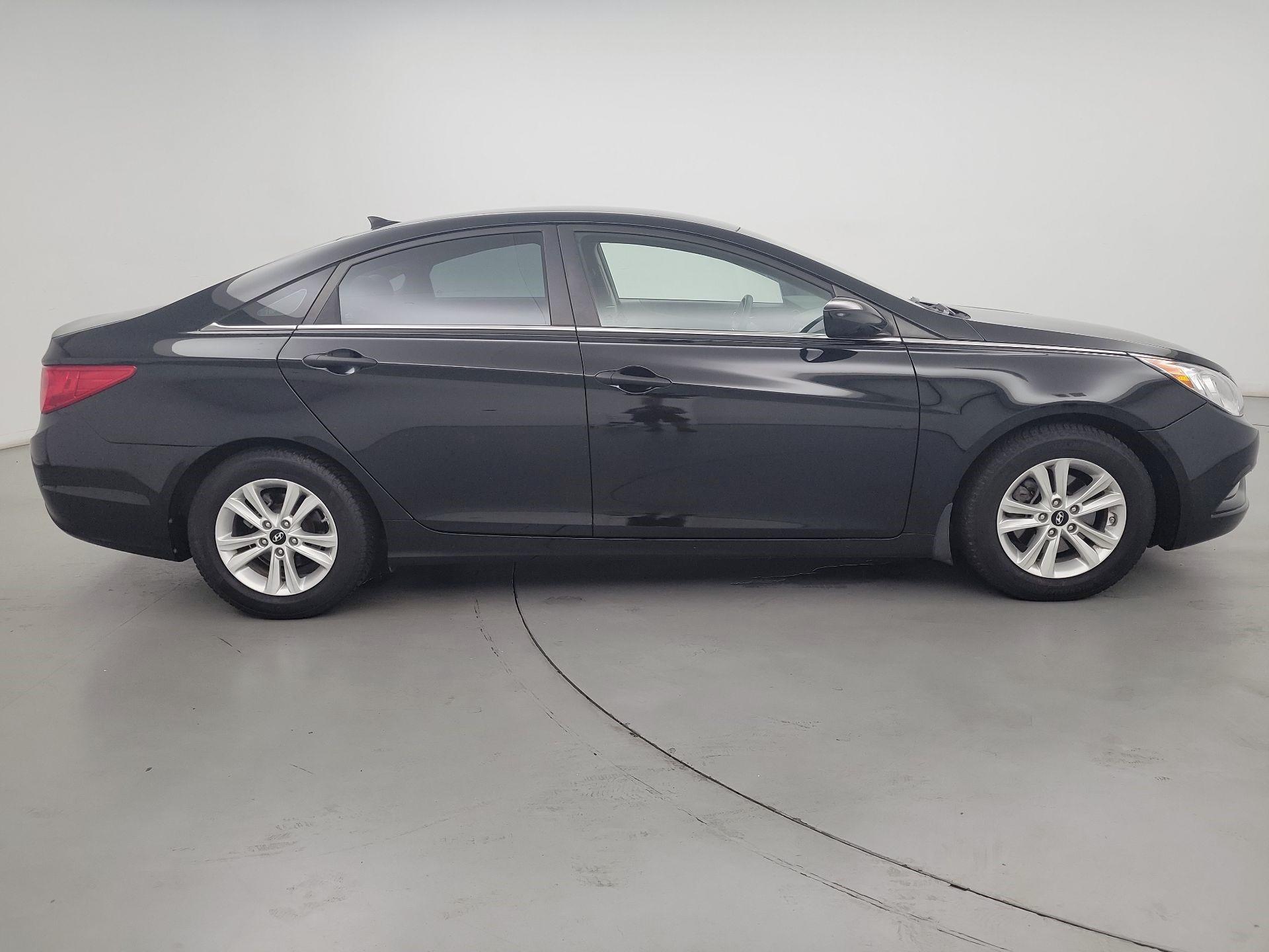 Thumbnail: 2013 Hyundai Sonata - 4