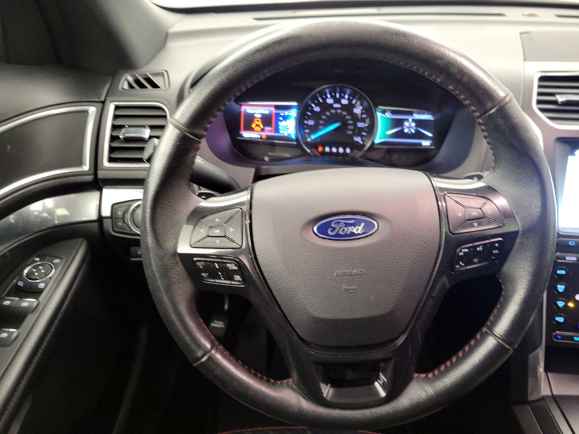 Thumbnail: 2018 Ford Explorer - 10