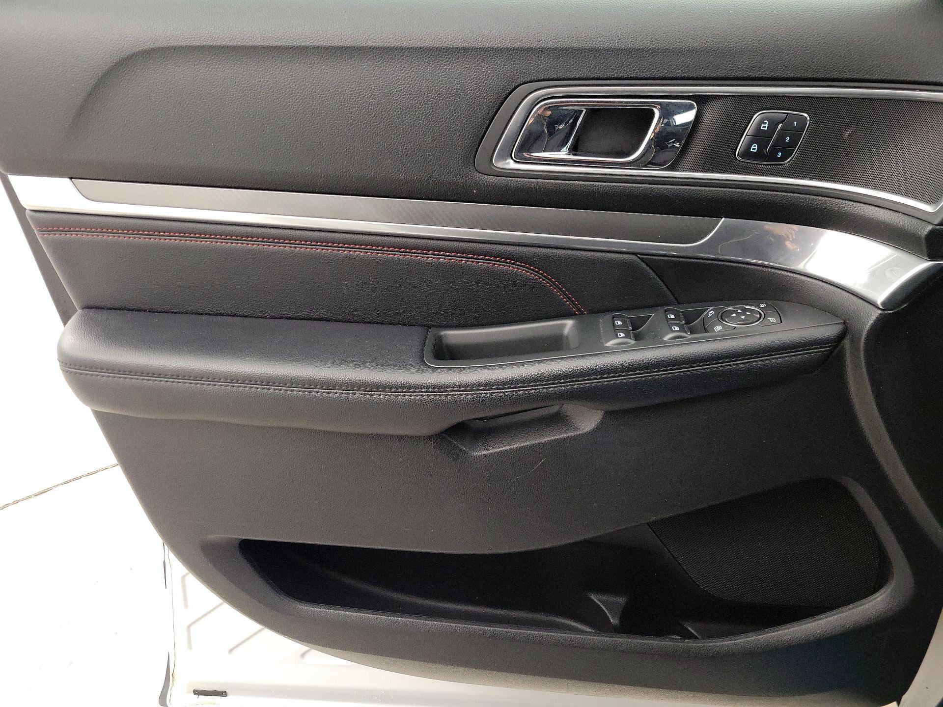 Thumbnail: 2018 Ford Explorer - 12