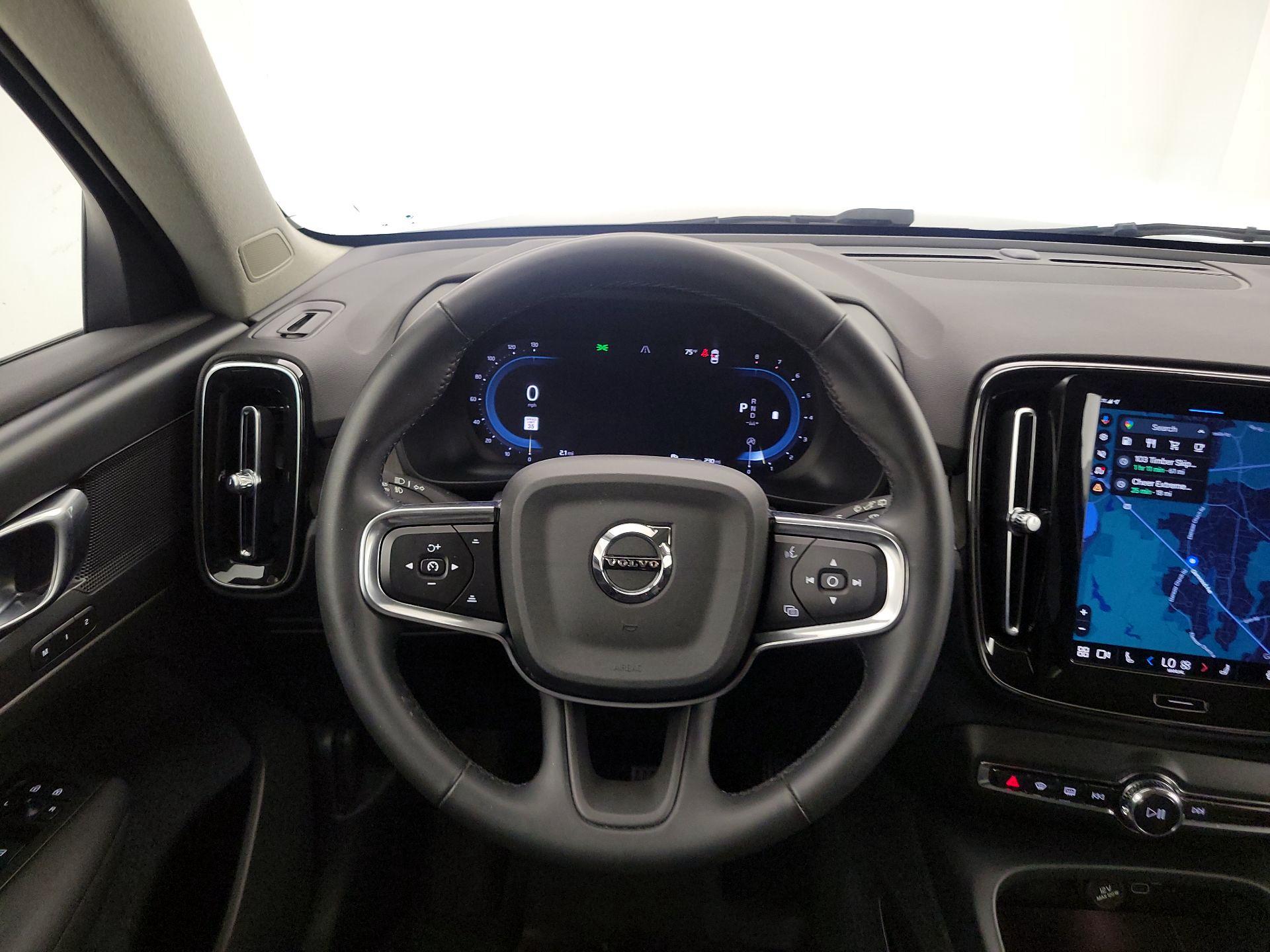 Thumbnail: 2023 Volvo XC40 - 10