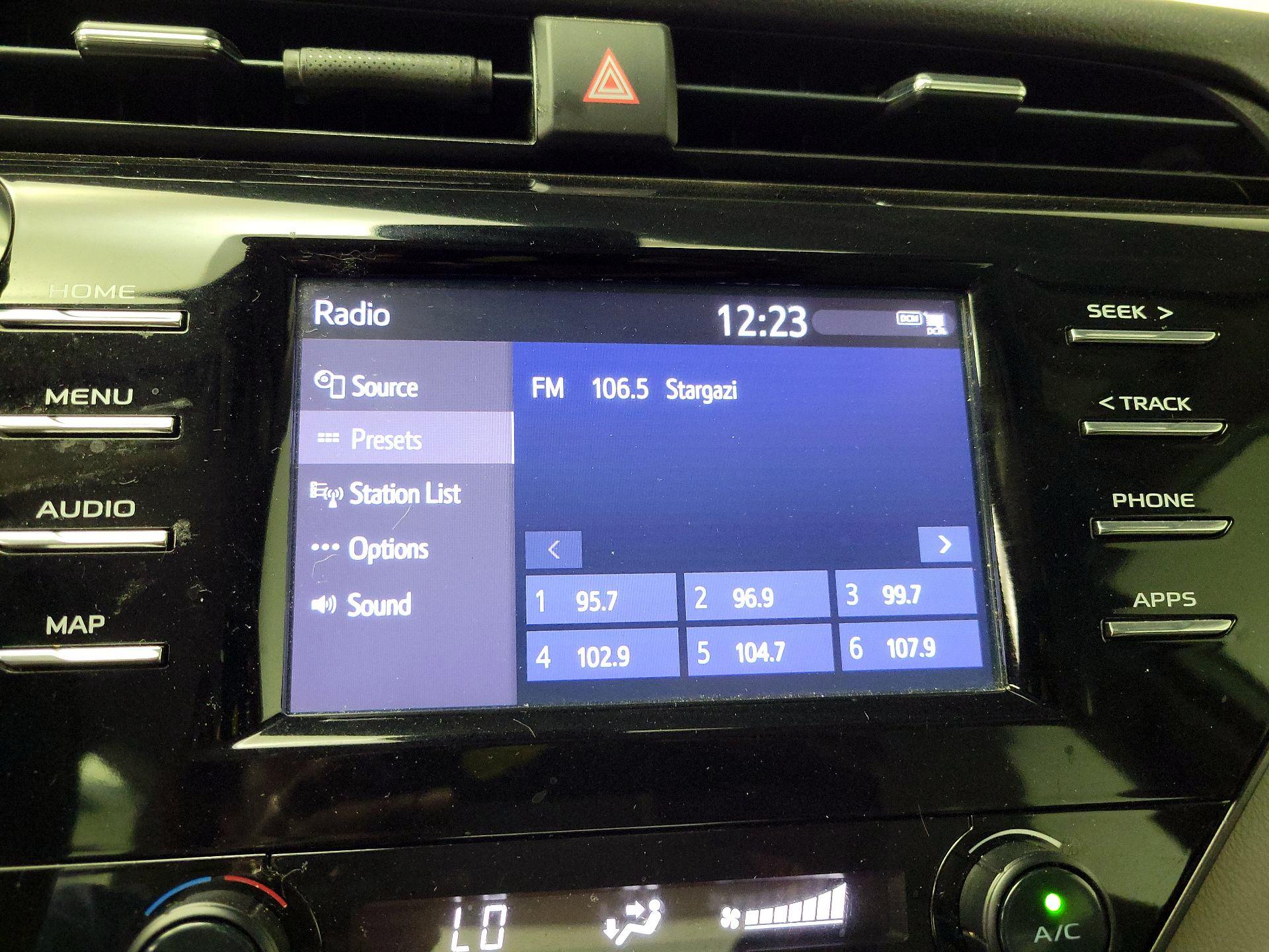 Thumbnail: 2019 Toyota Camry - 15