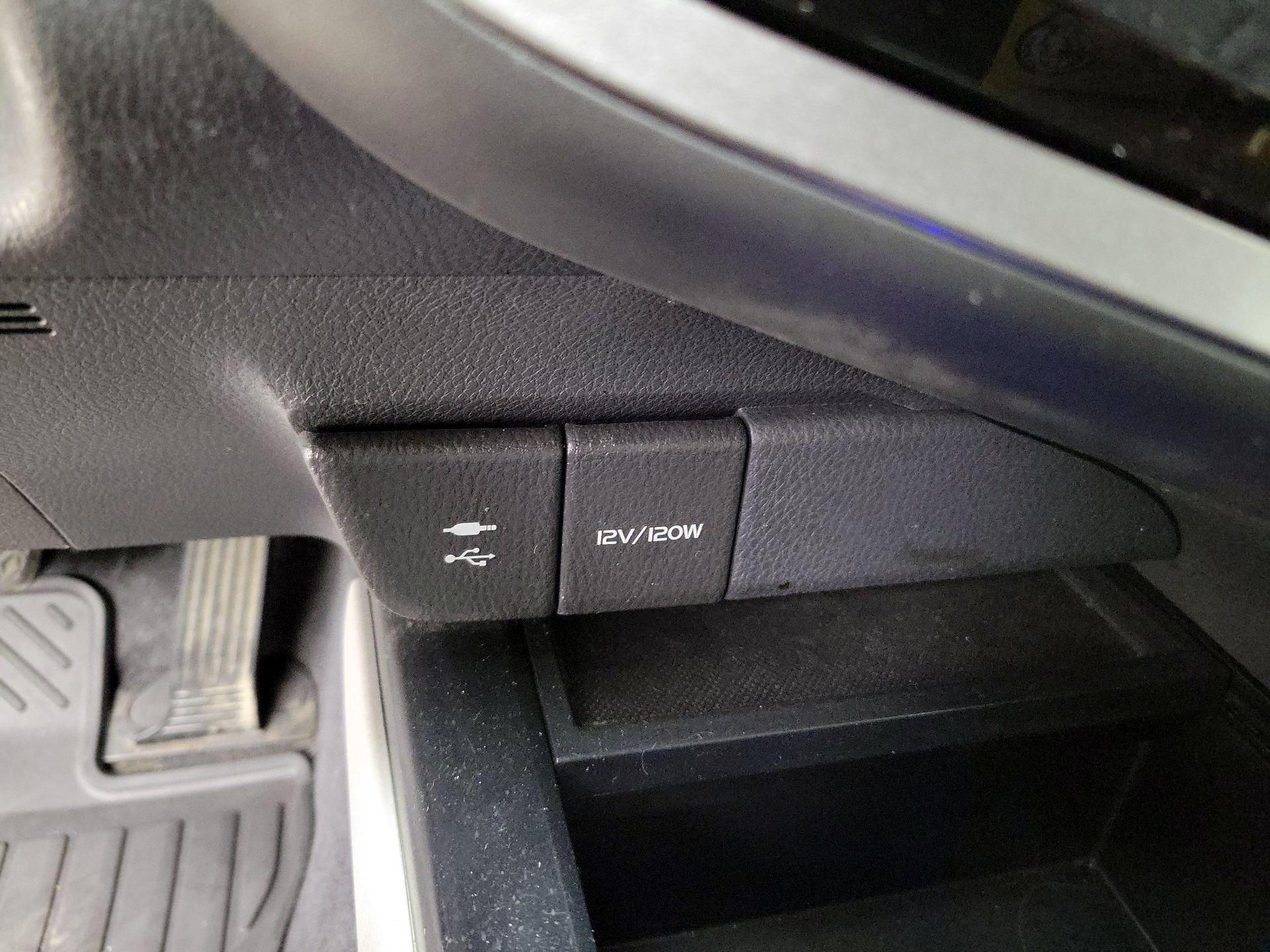 Thumbnail: 2019 Toyota Camry - 18