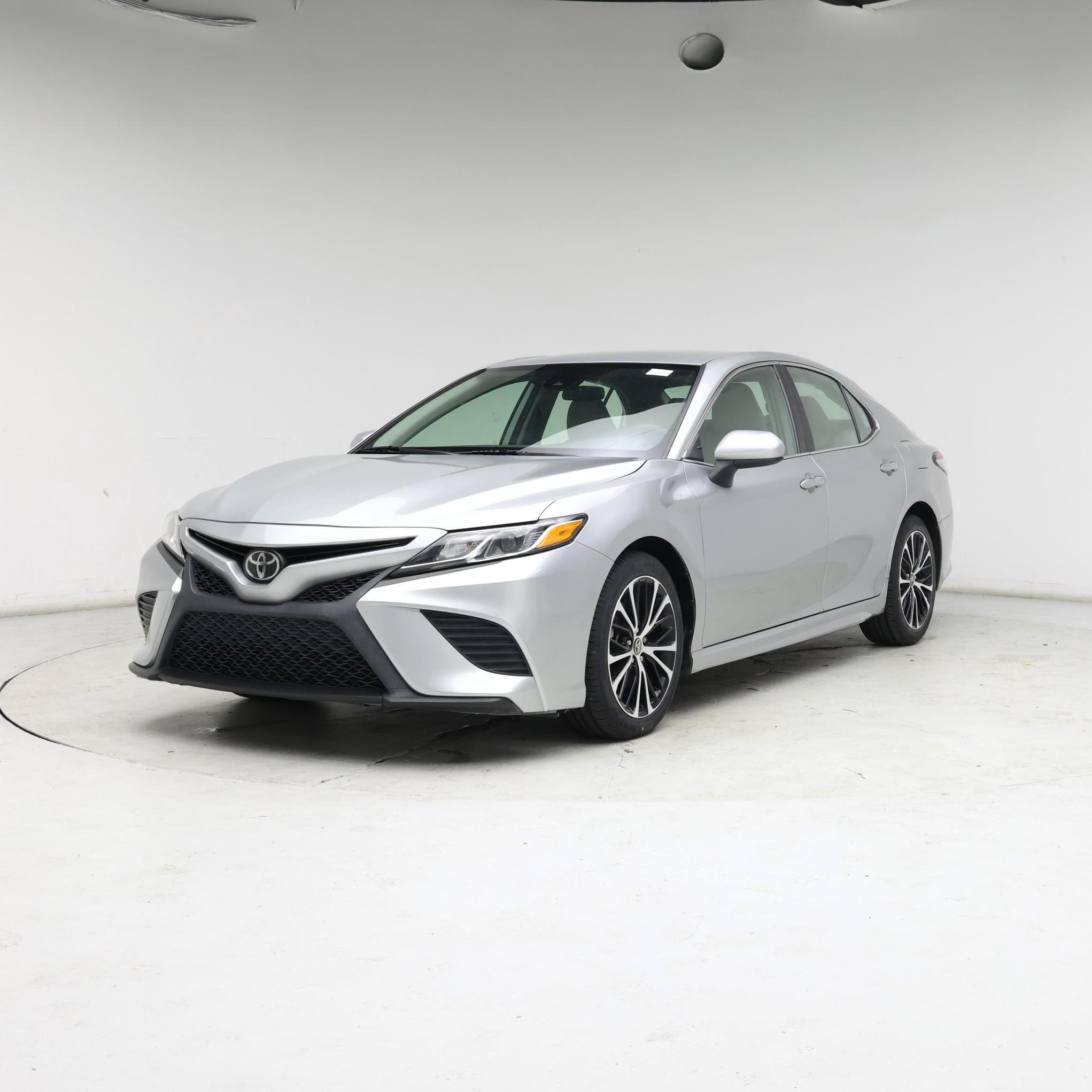 Thumbnail: 2019 Toyota Camry - 4