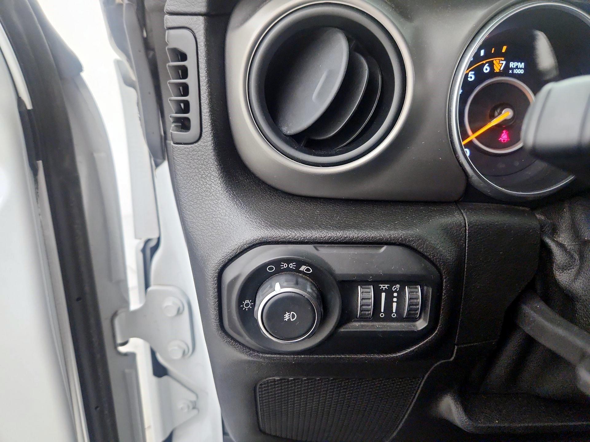 Thumbnail: 2019 Jeep Wrangler - 13