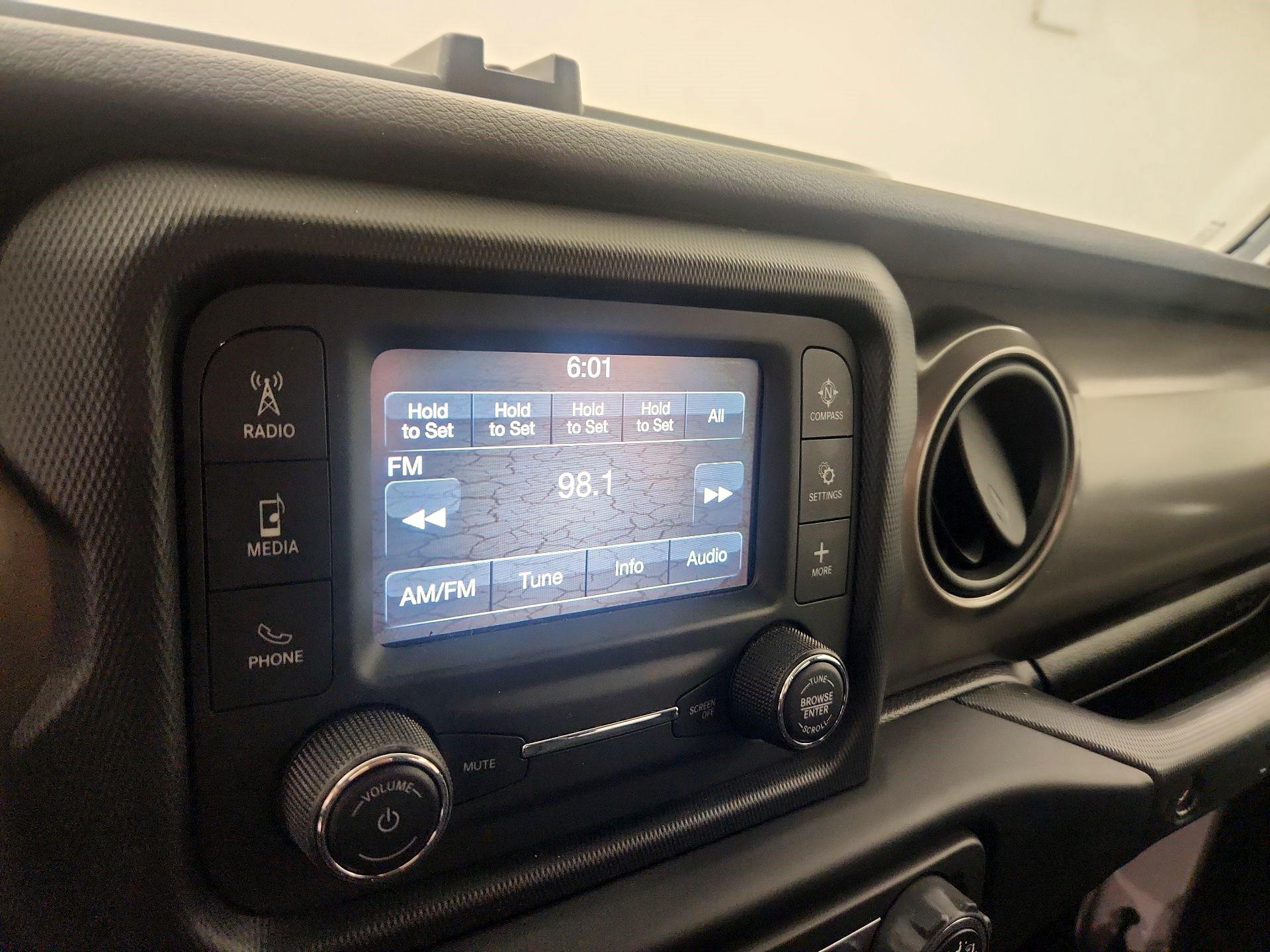 Thumbnail: 2019 Jeep Wrangler - 15