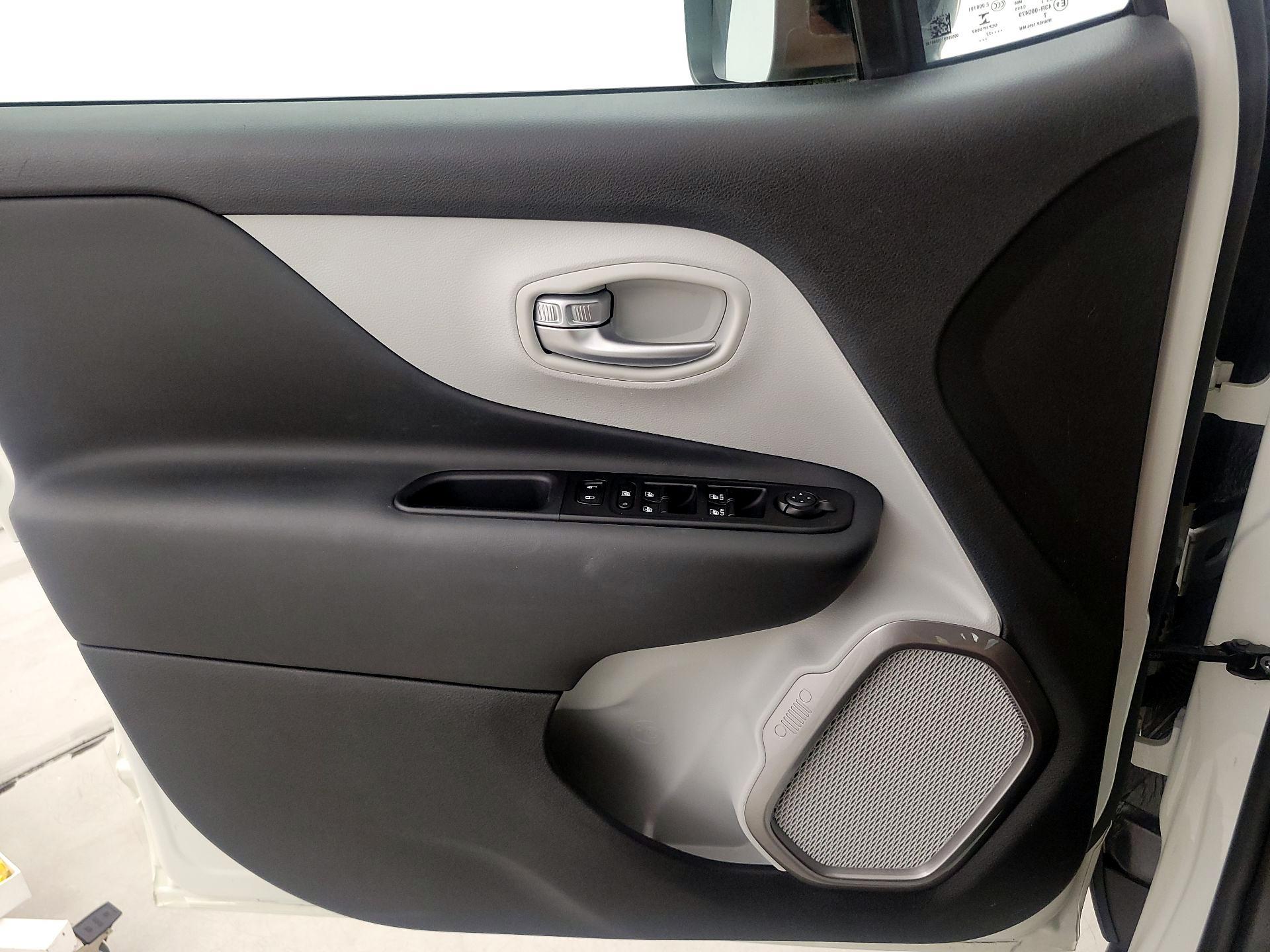 Thumbnail: 2022 Jeep Renegade - 12