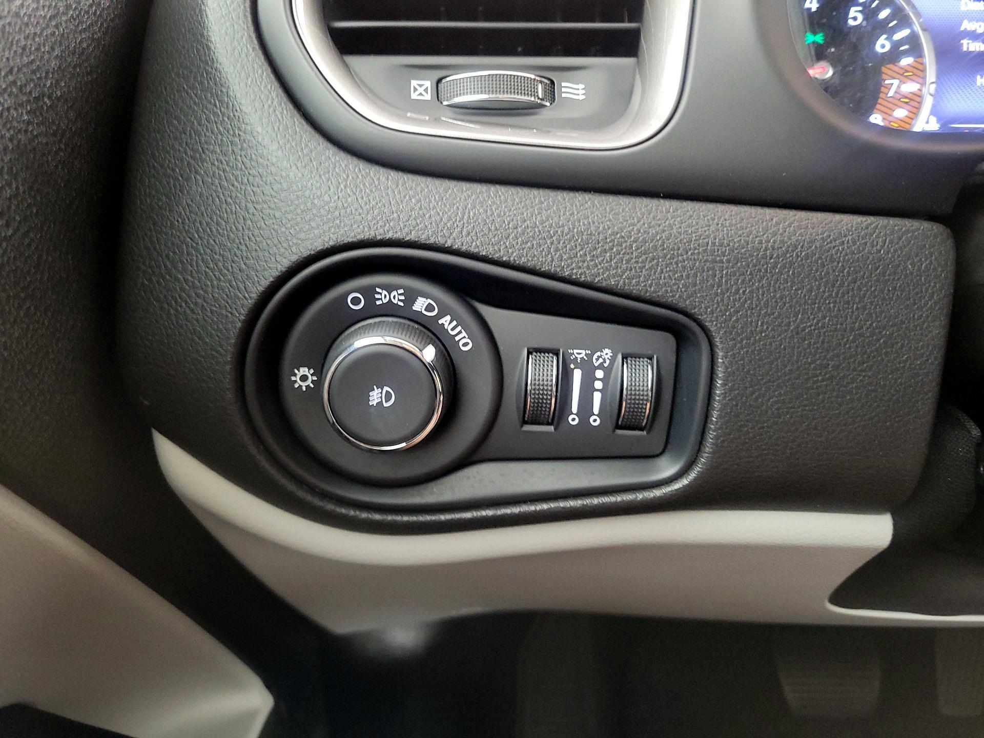 Thumbnail: 2022 Jeep Renegade - 13