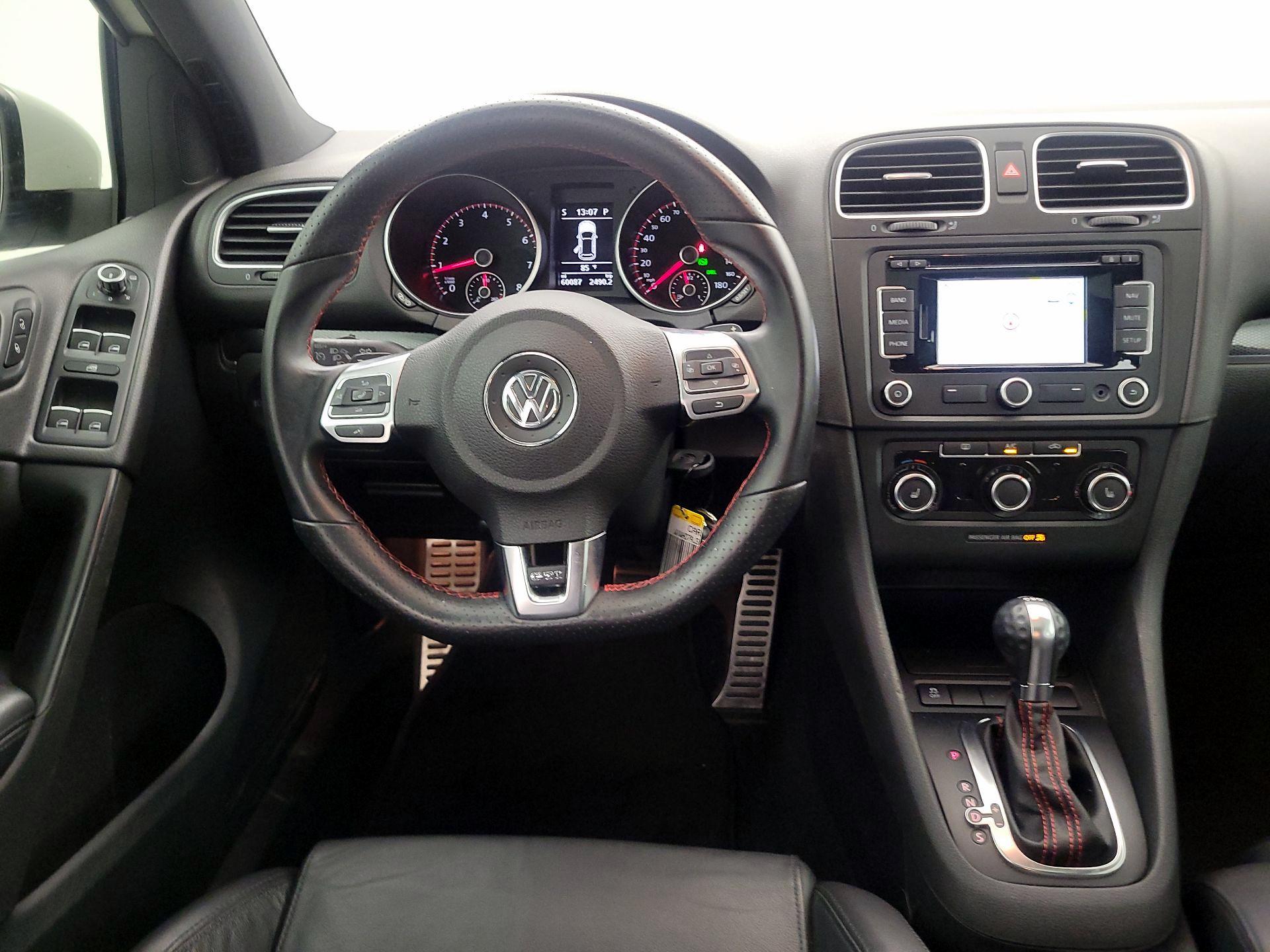 Thumbnail: 2013 Volkswagen Golf - 10