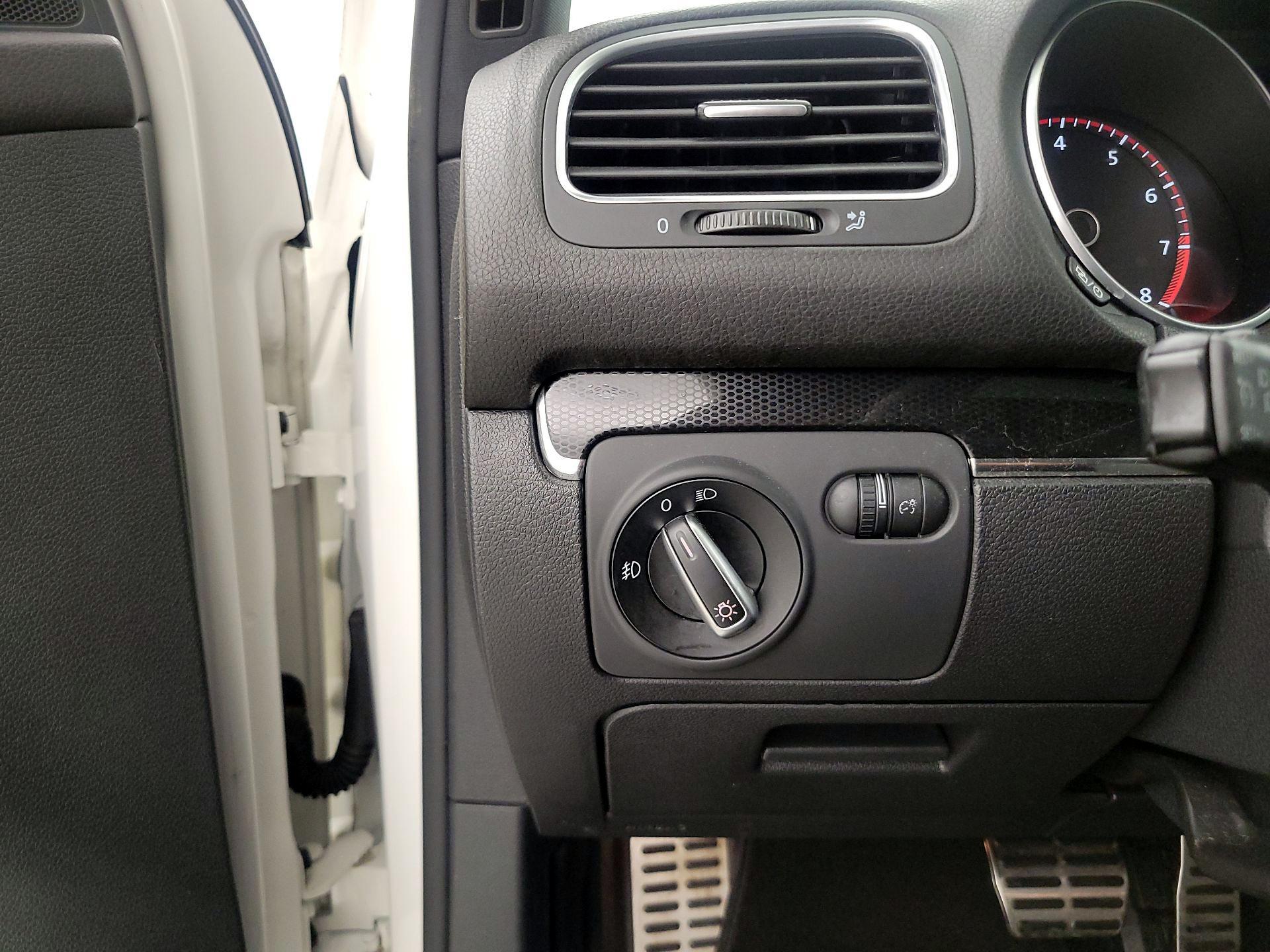 Thumbnail: 2013 Volkswagen Golf - 13
