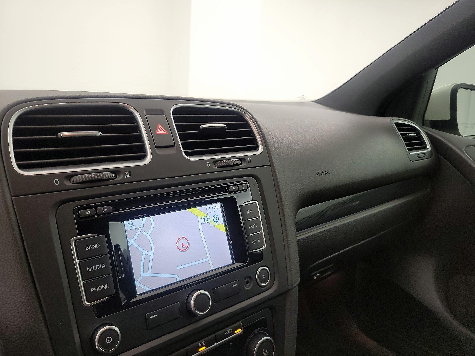 Thumbnail: 2013 Volkswagen Golf - 14