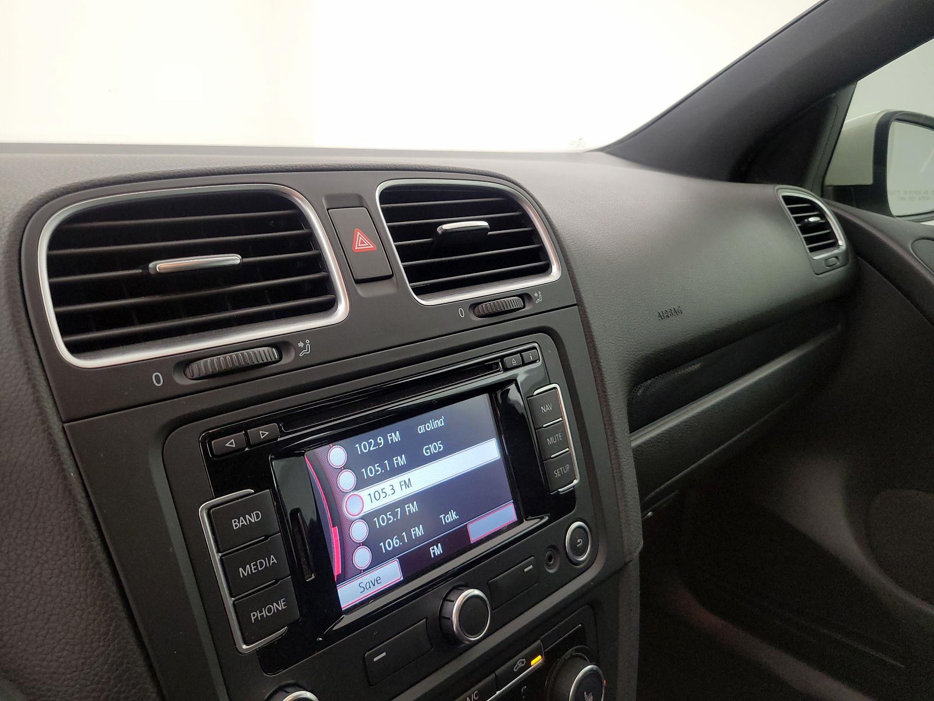 Thumbnail: 2013 Volkswagen Golf - 15