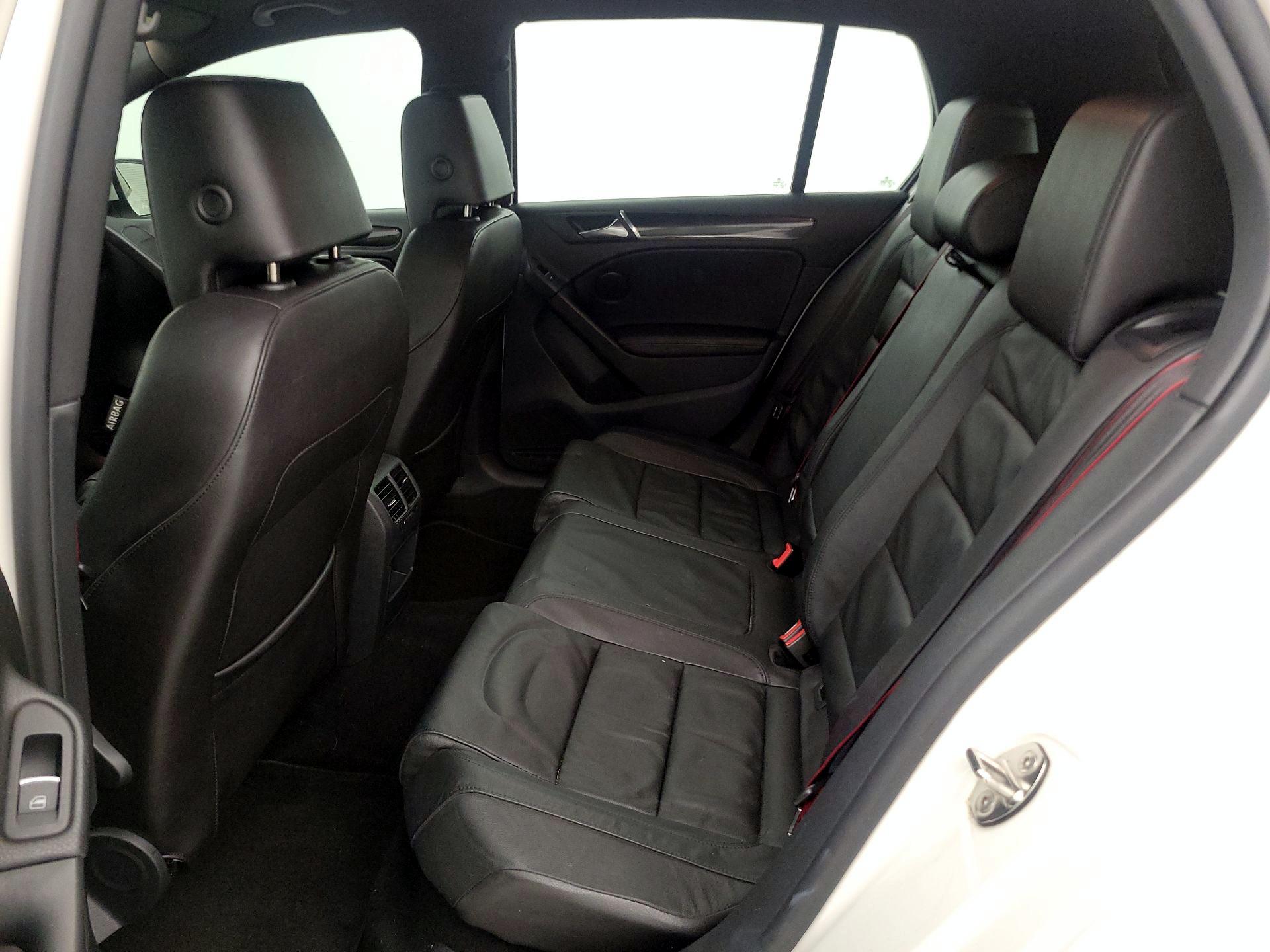 Thumbnail: 2013 Volkswagen Golf - 20