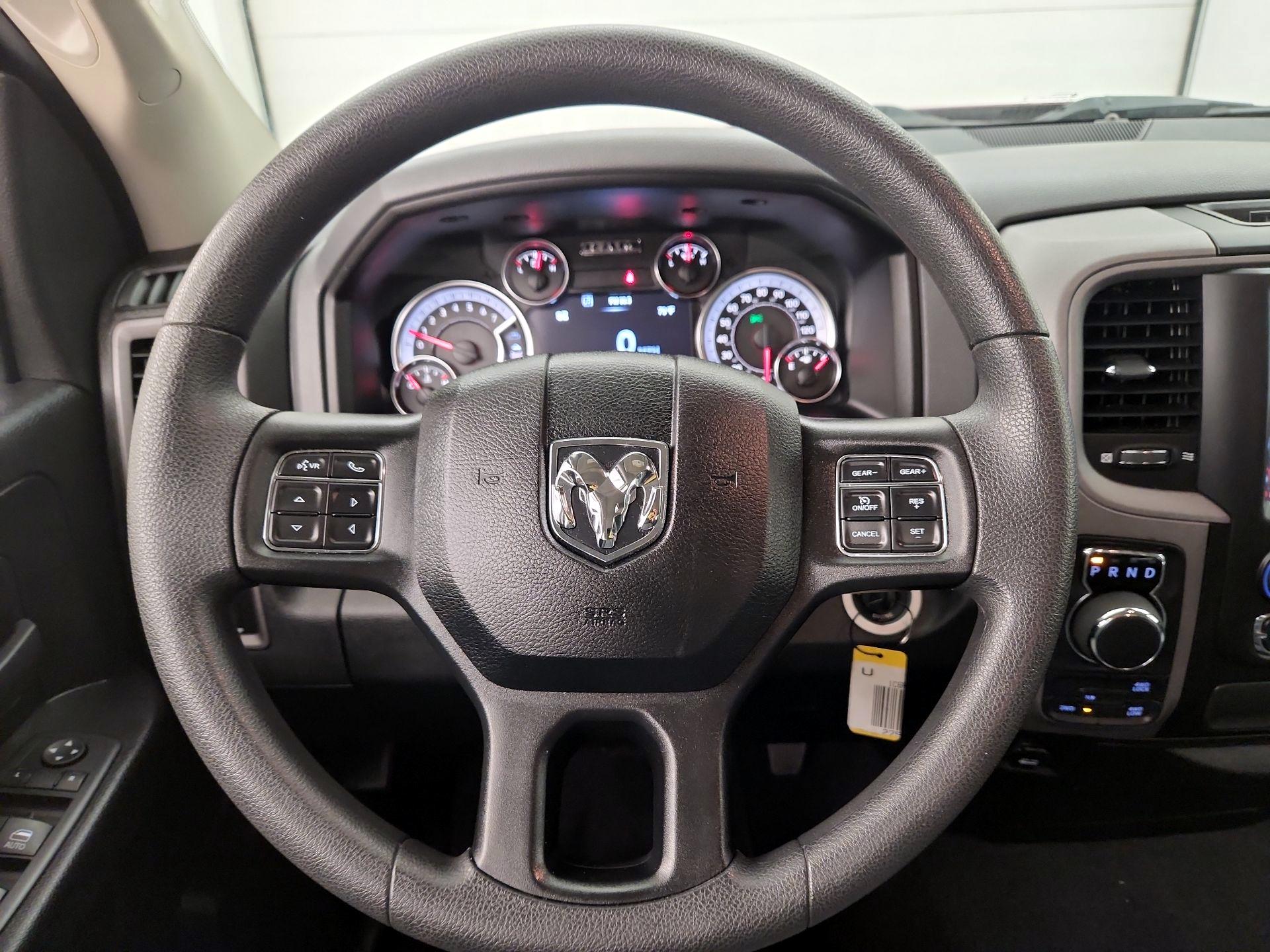 Thumbnail: 2019 RAM 1500 Classic - 10