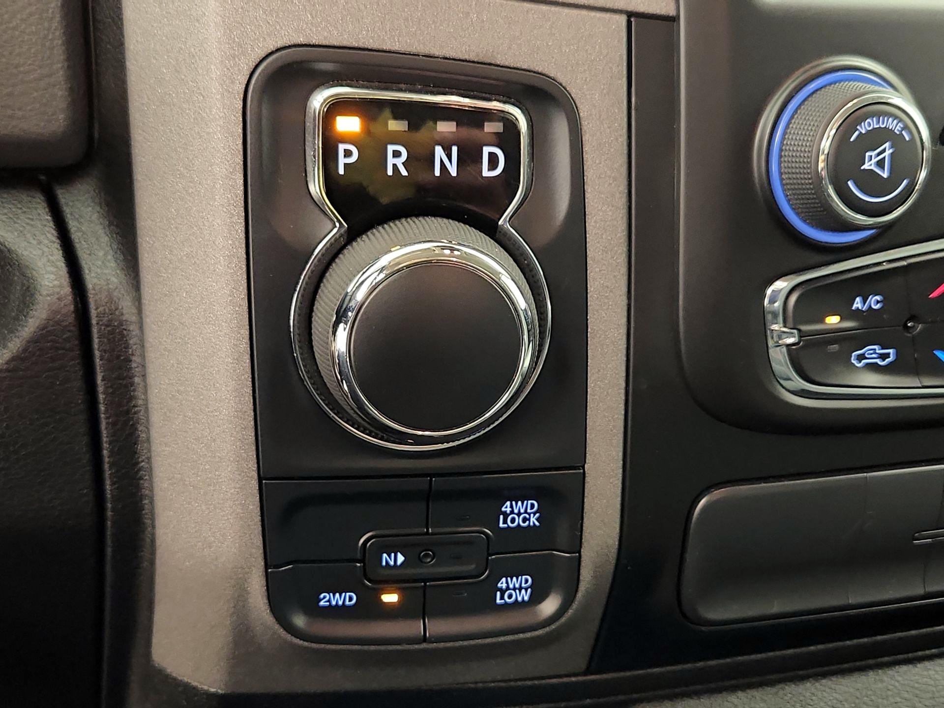 Thumbnail: 2019 RAM 1500 Classic - 17