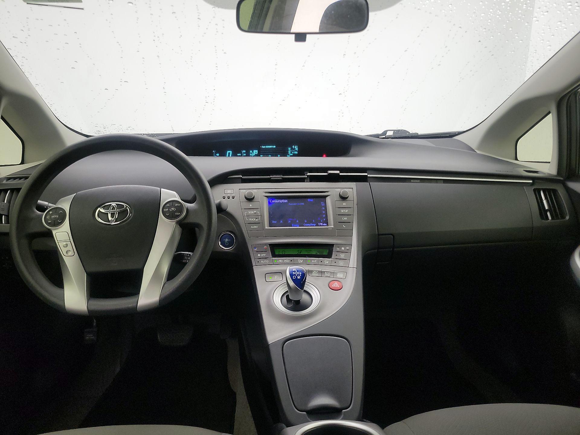 Thumbnail: 2013 Toyota Prius - 9