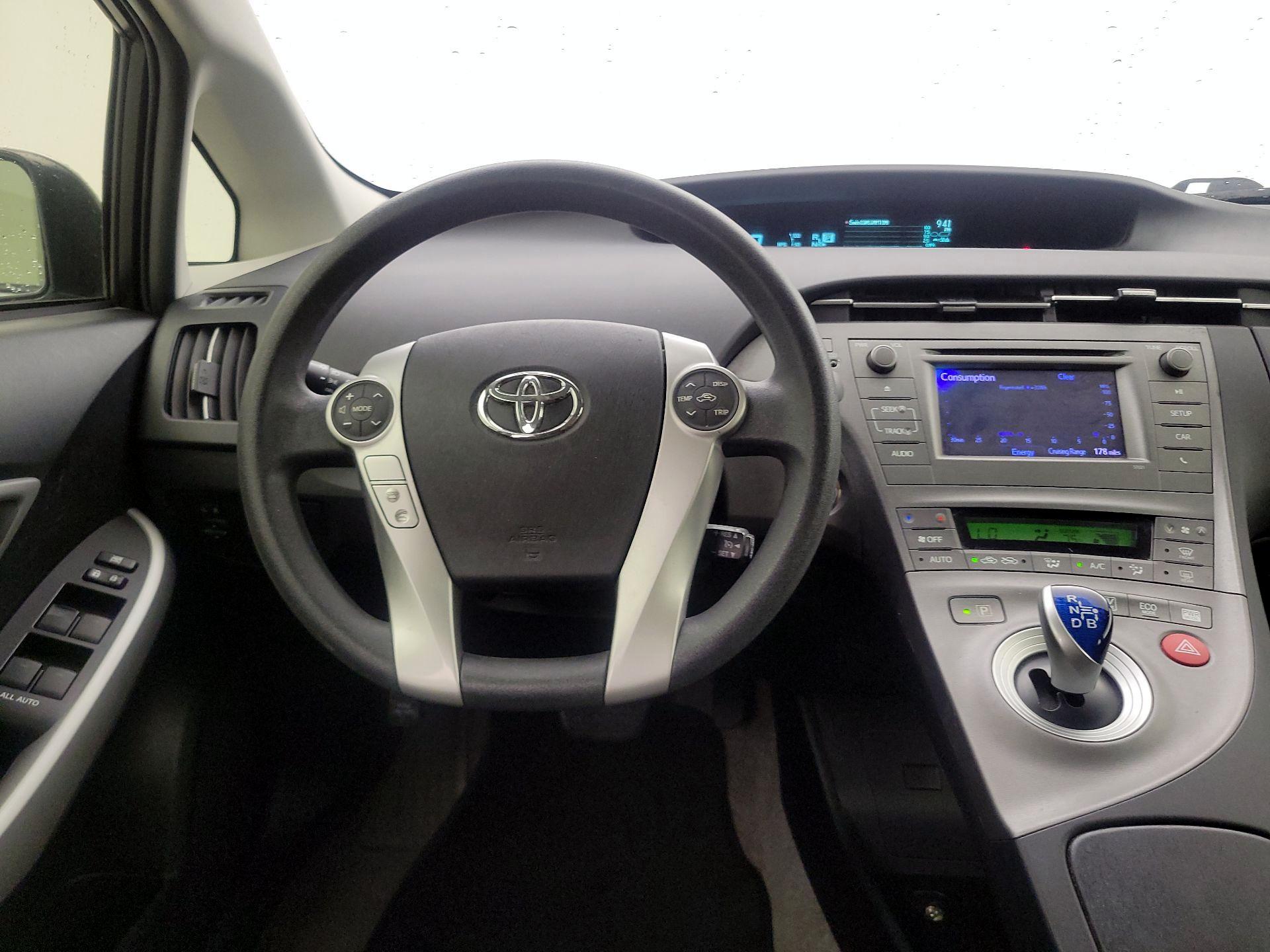 Thumbnail: 2013 Toyota Prius - 10