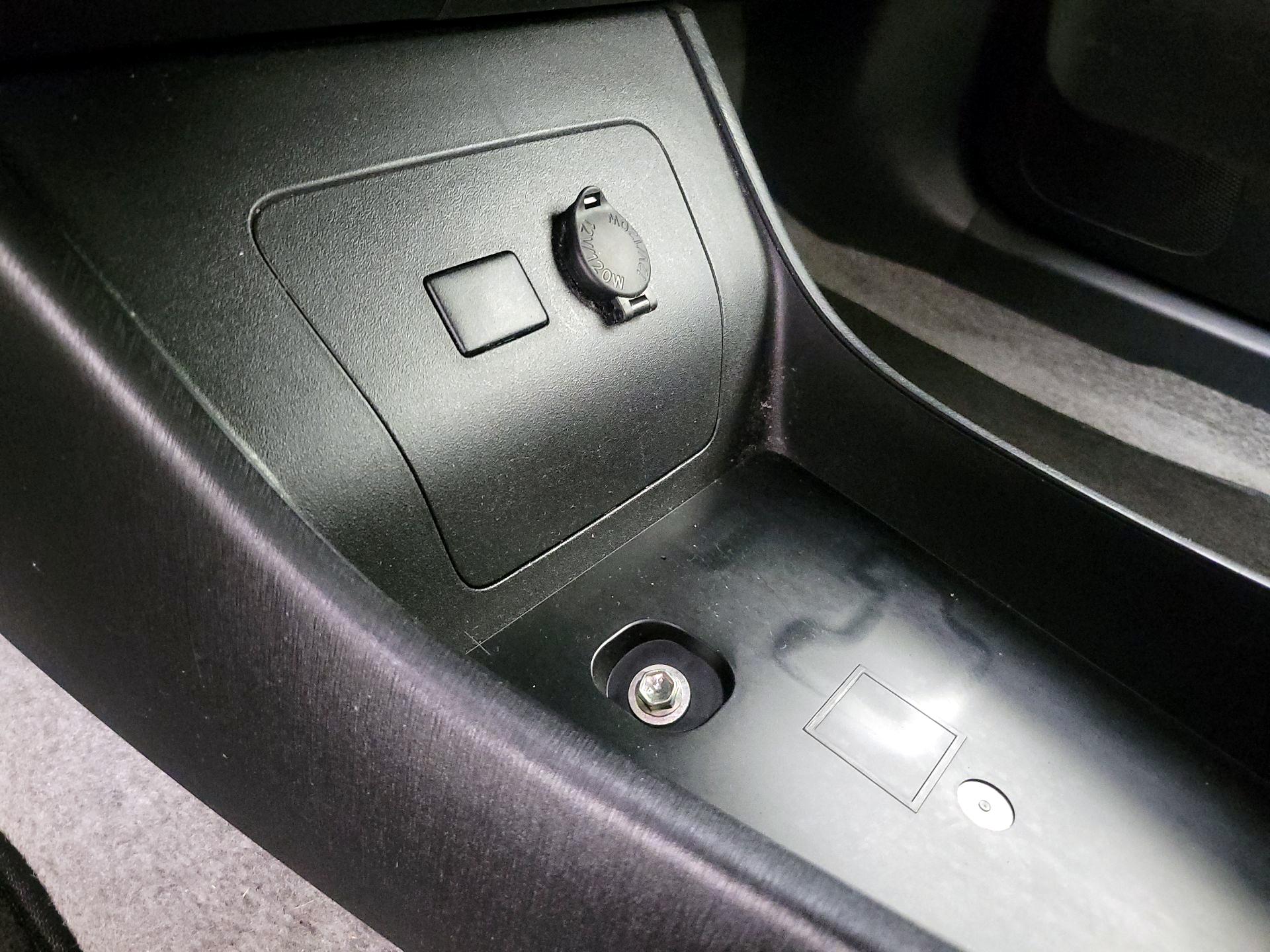 Thumbnail: 2013 Toyota Prius - 17