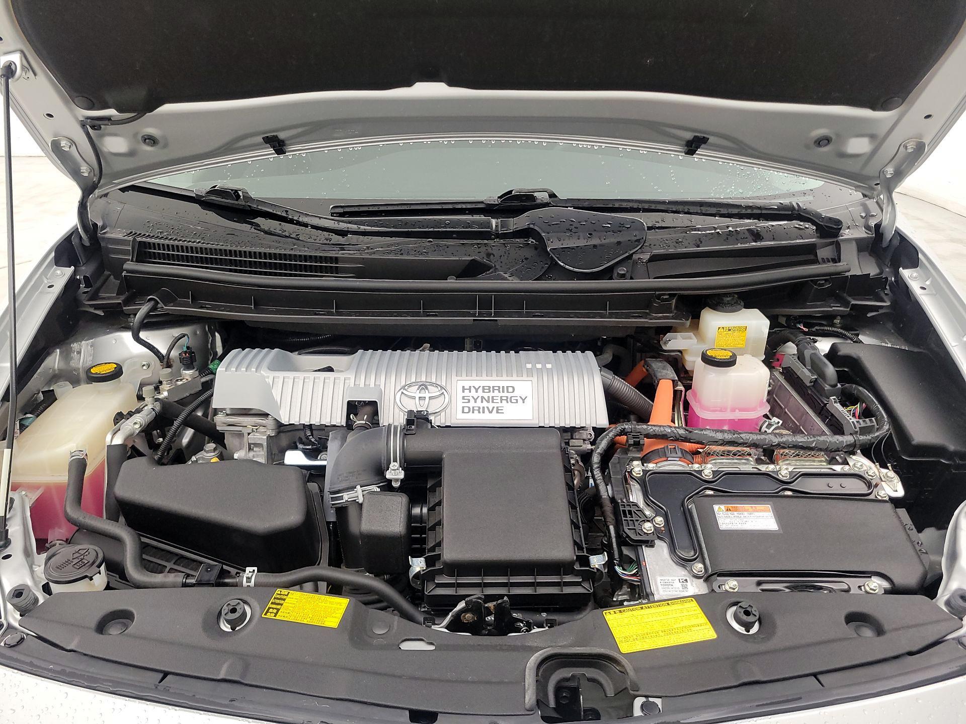 Thumbnail: 2013 Toyota Prius - 20